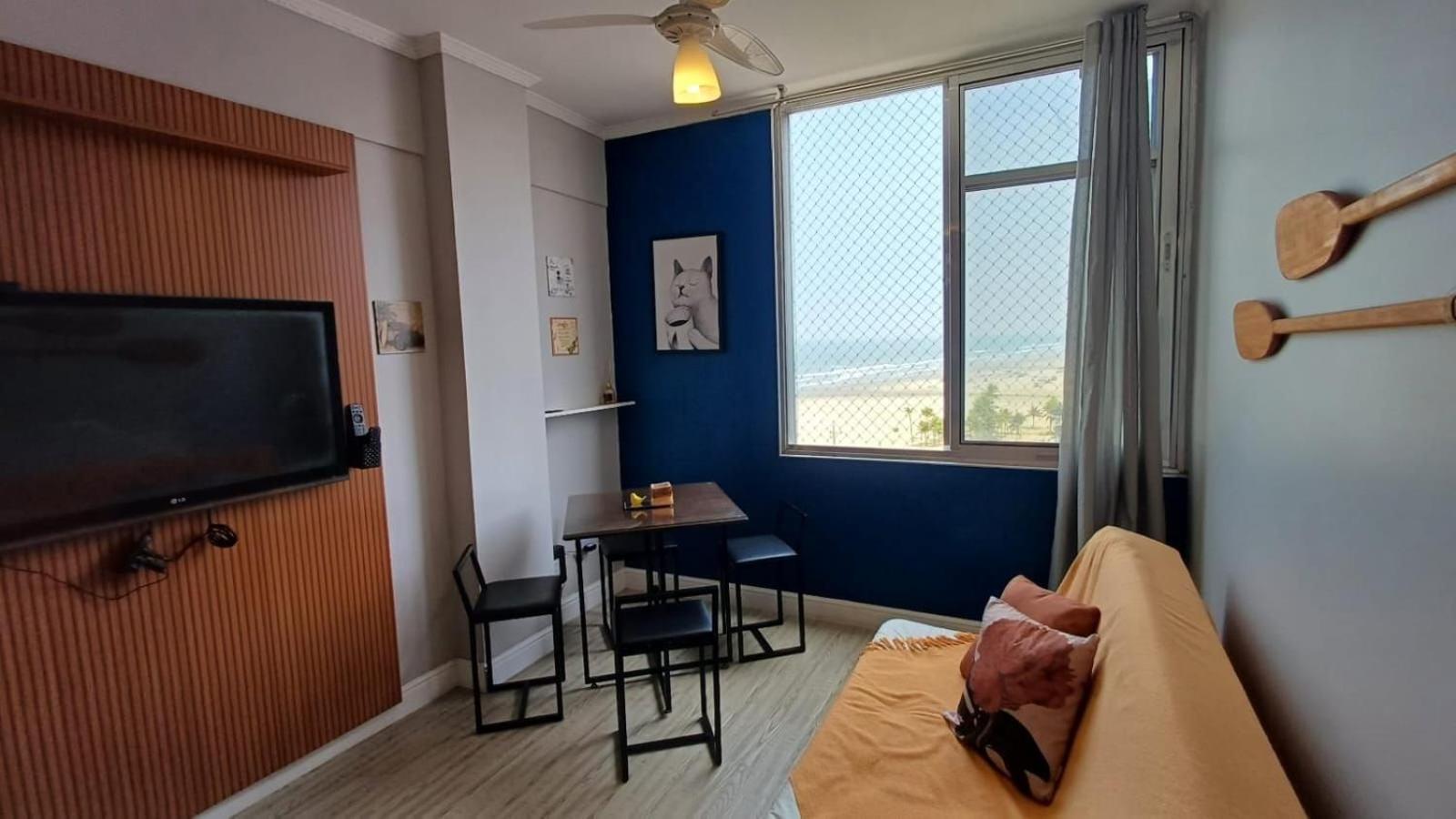 920 Vista Mar - Studio enfrente a Praia - WIFI - Restaurantes, Padaria e Mercadinho ao lado, Quiosques Bar com música ao vivo