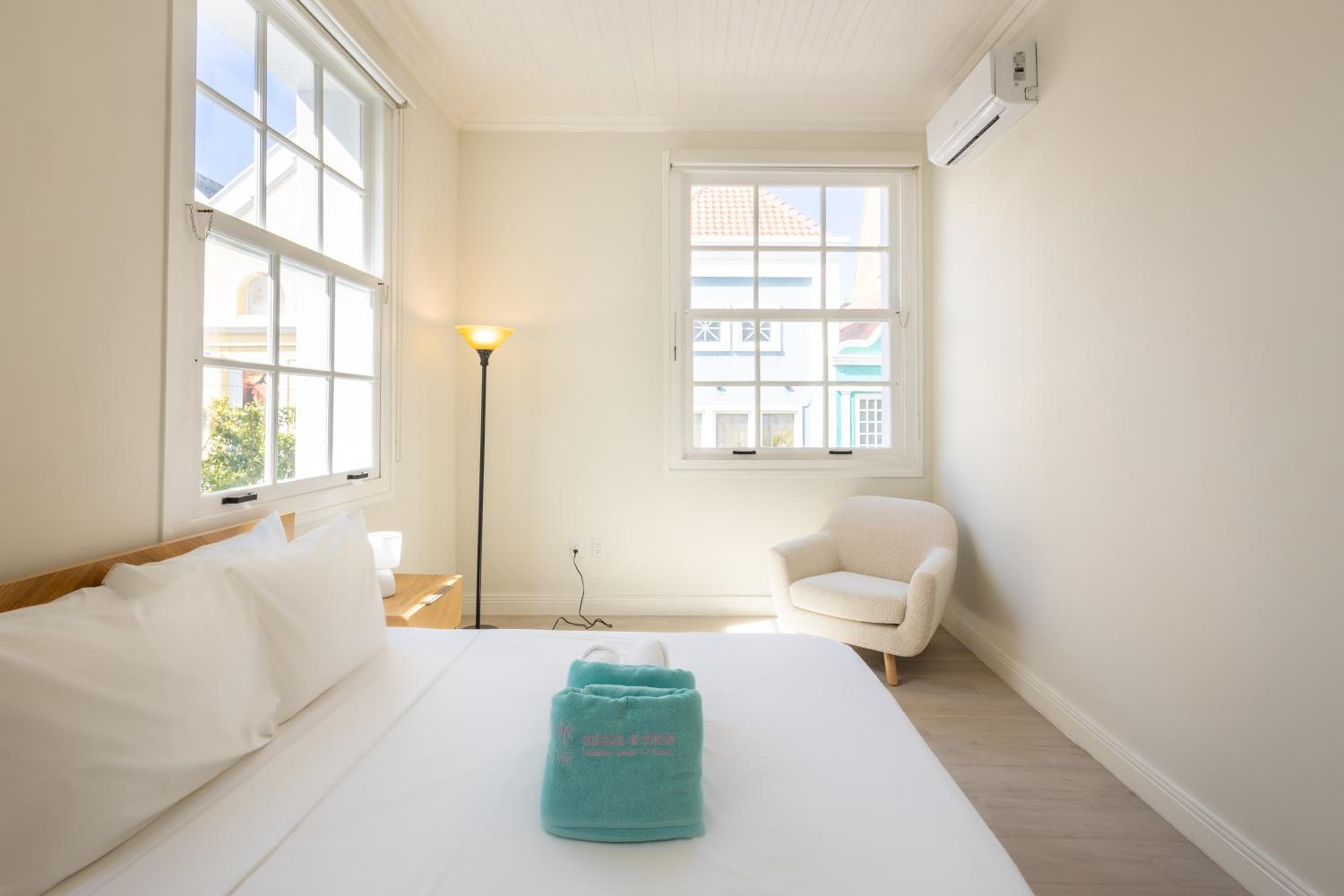 Broadway Apartments - Chic & Stylish Urban Stays