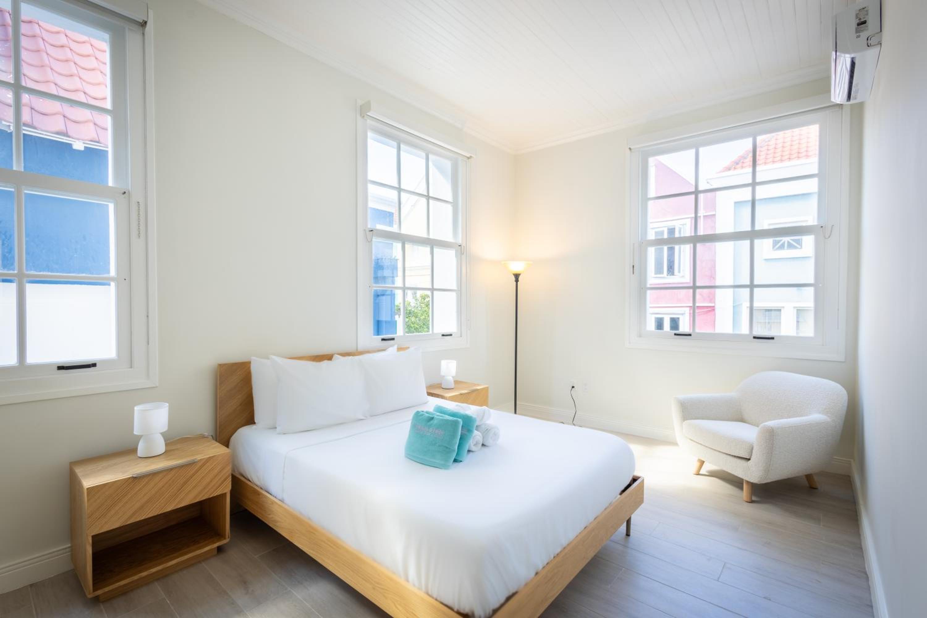 Broadway Apartments - Chic & Stylish Urban Stays