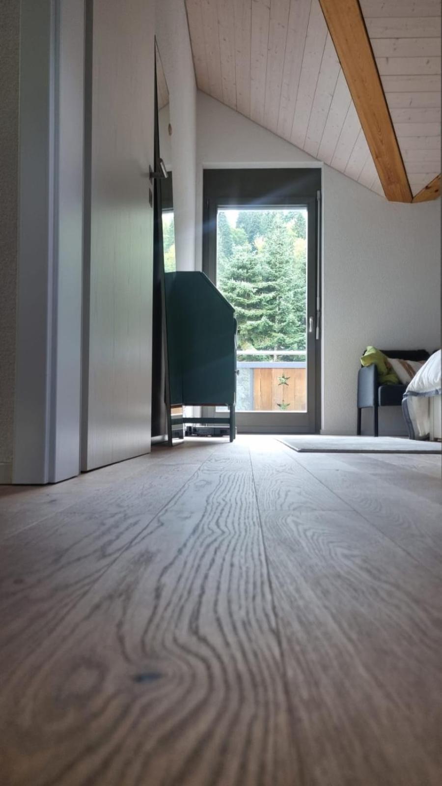 Superbe, modern step-free appartement with private Garage