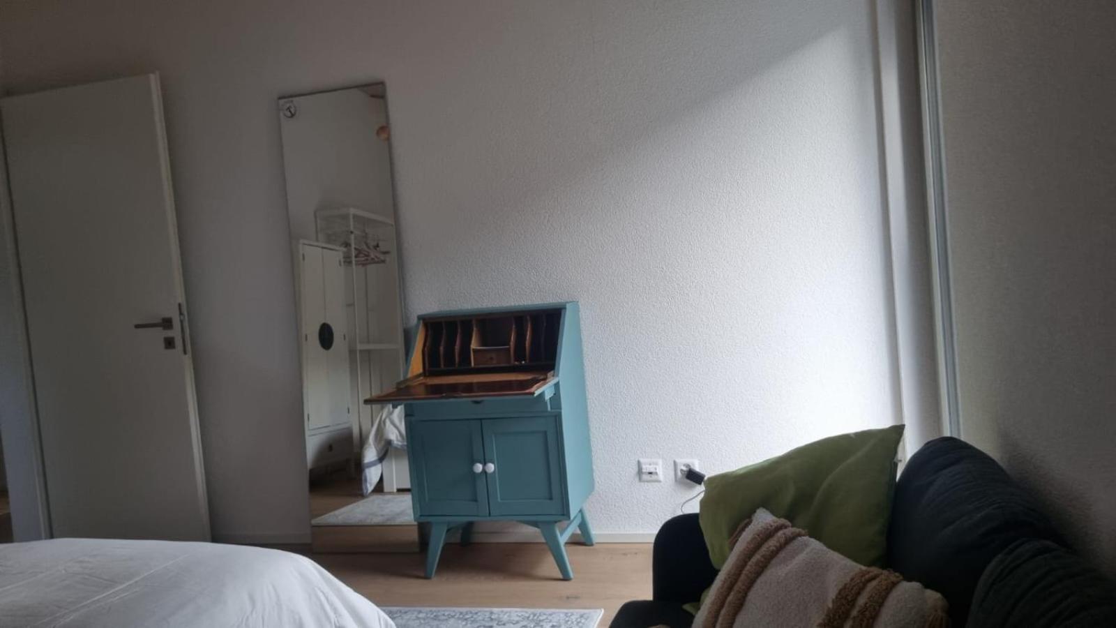 Superbe, modern step-free appartement with private Garage