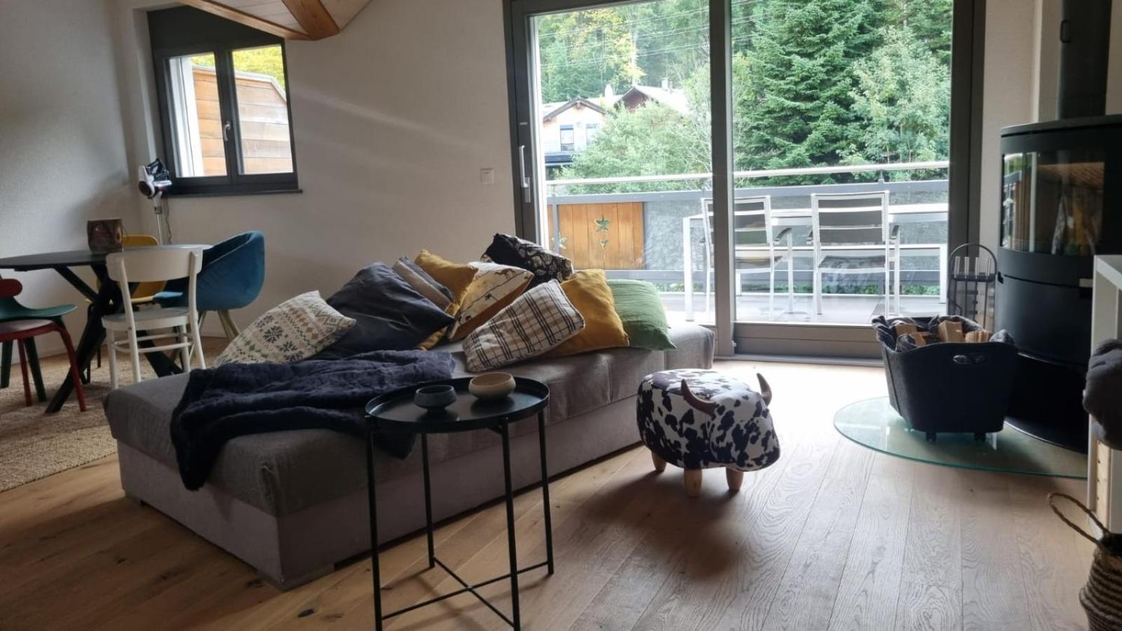 Superbe, modern step-free appartement with private Garage