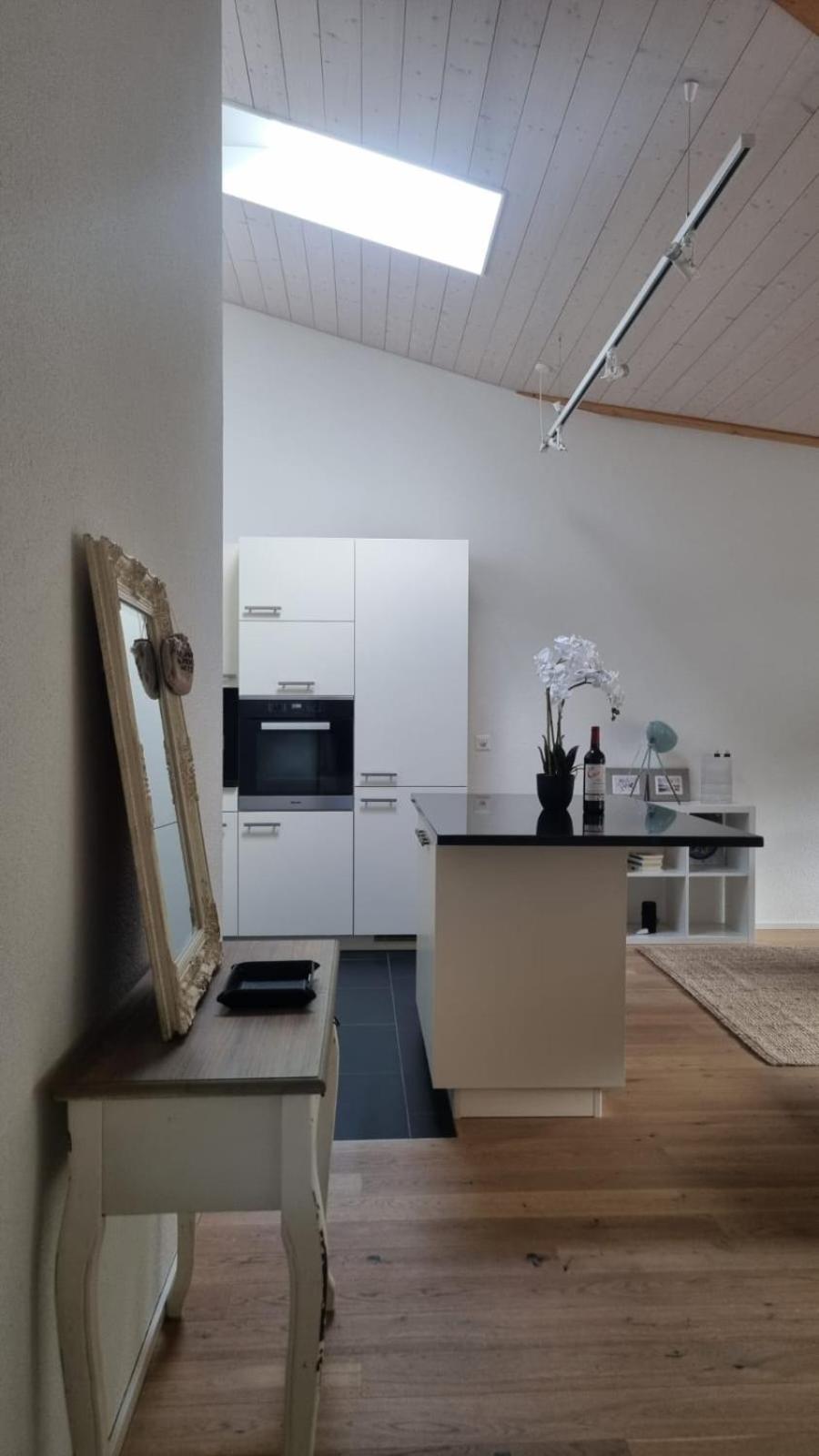 Superbe, modern step-free appartement with private Garage