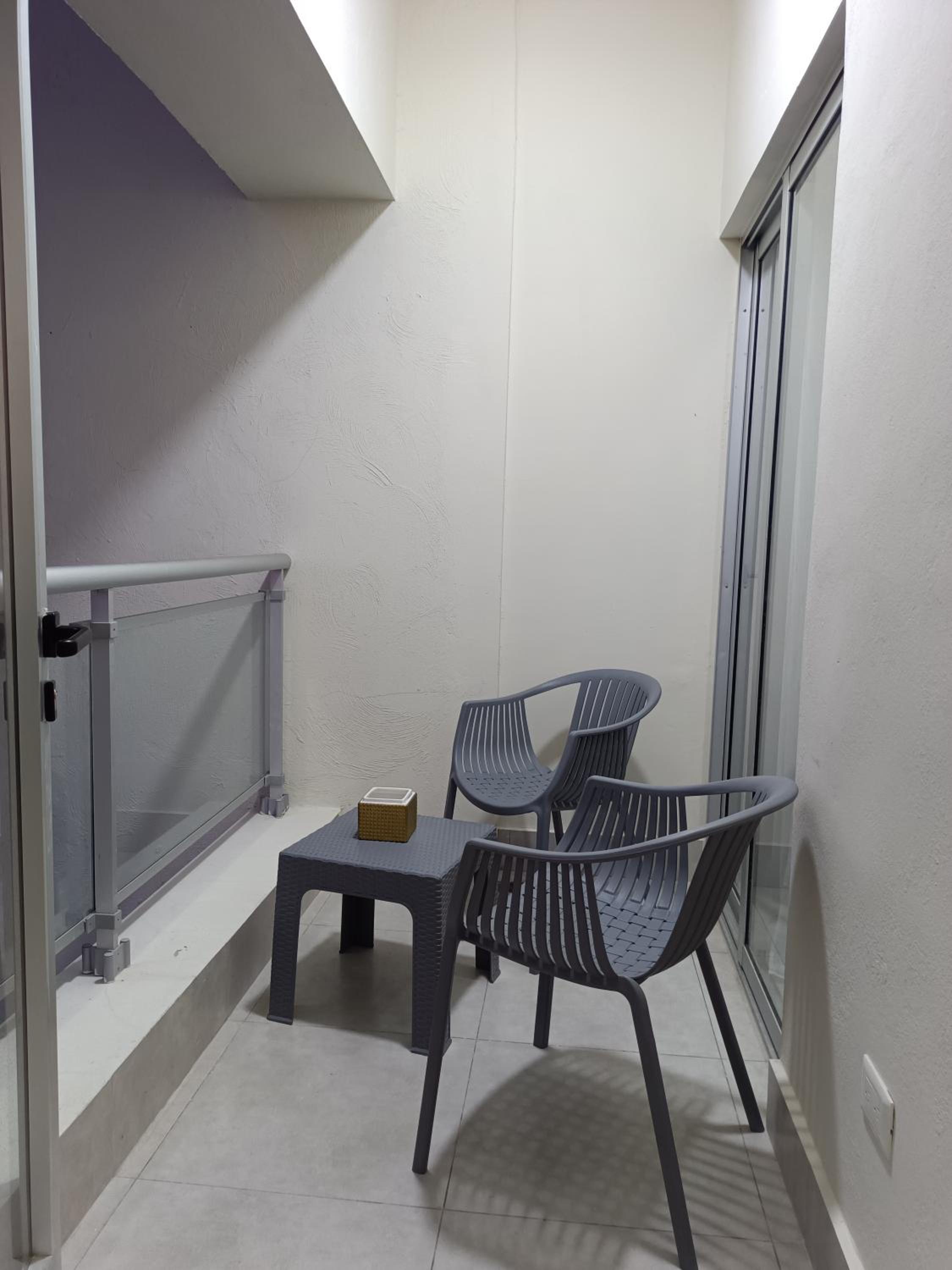 Boca del Mar III, apartamento 707 view 5