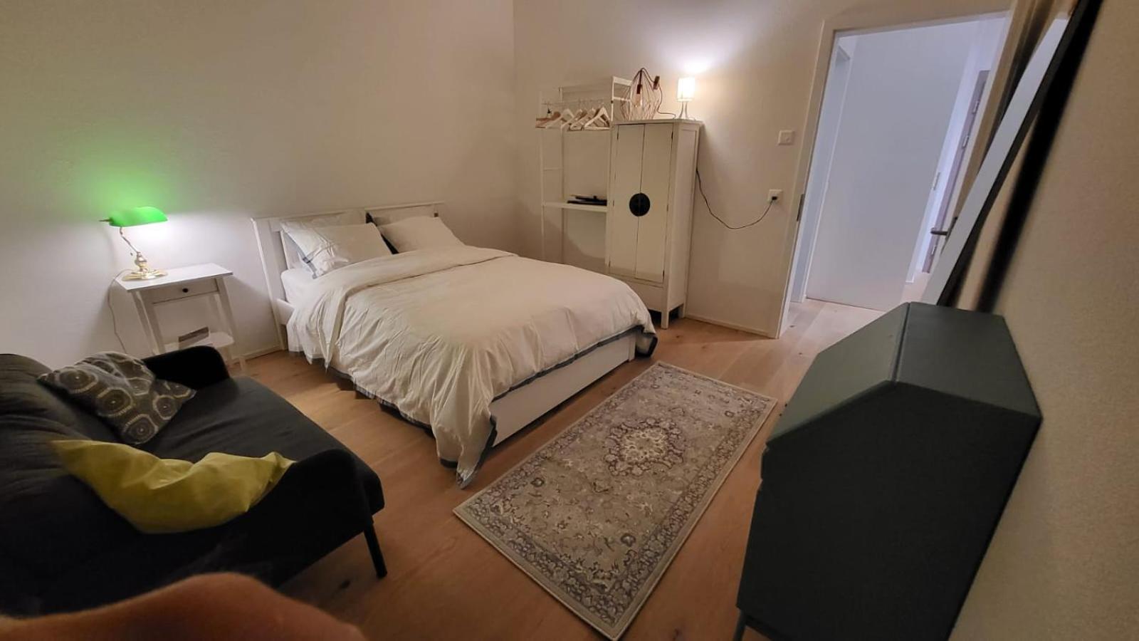 Superbe, modern step-free appartement with private Garage