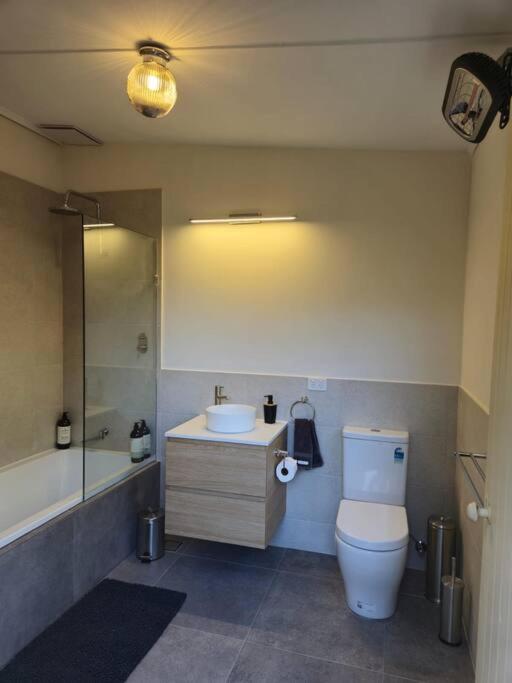 Charming! 3 Bed Garden by Beach