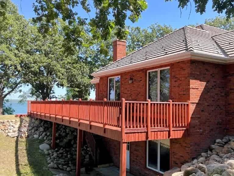 Luxury Family 5BR Lakefront private boat launch view 4