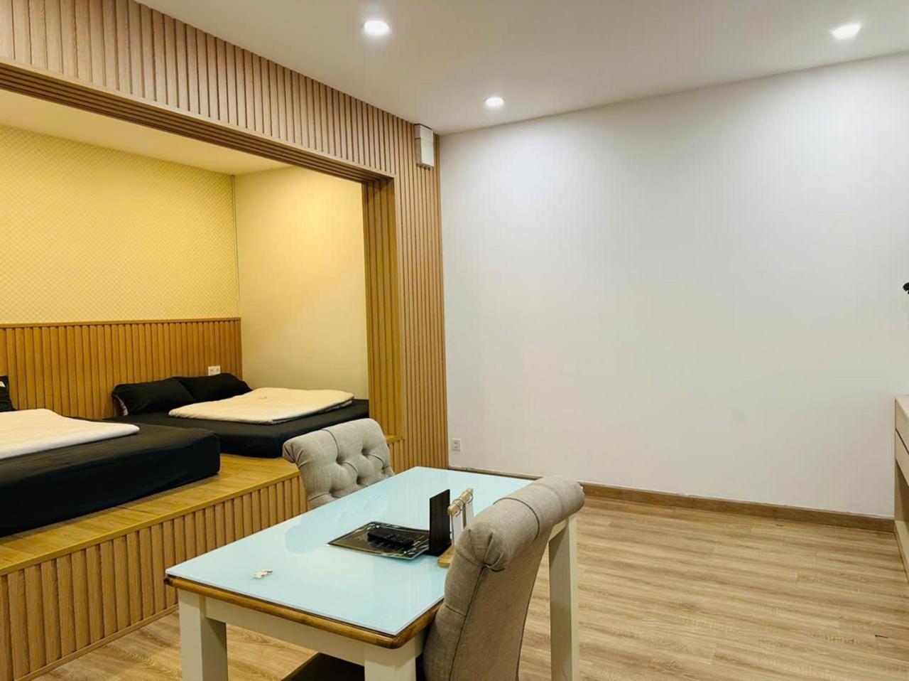 B786 Airport Homestay