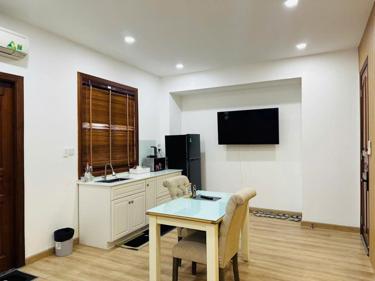 B786 Airport Homestay