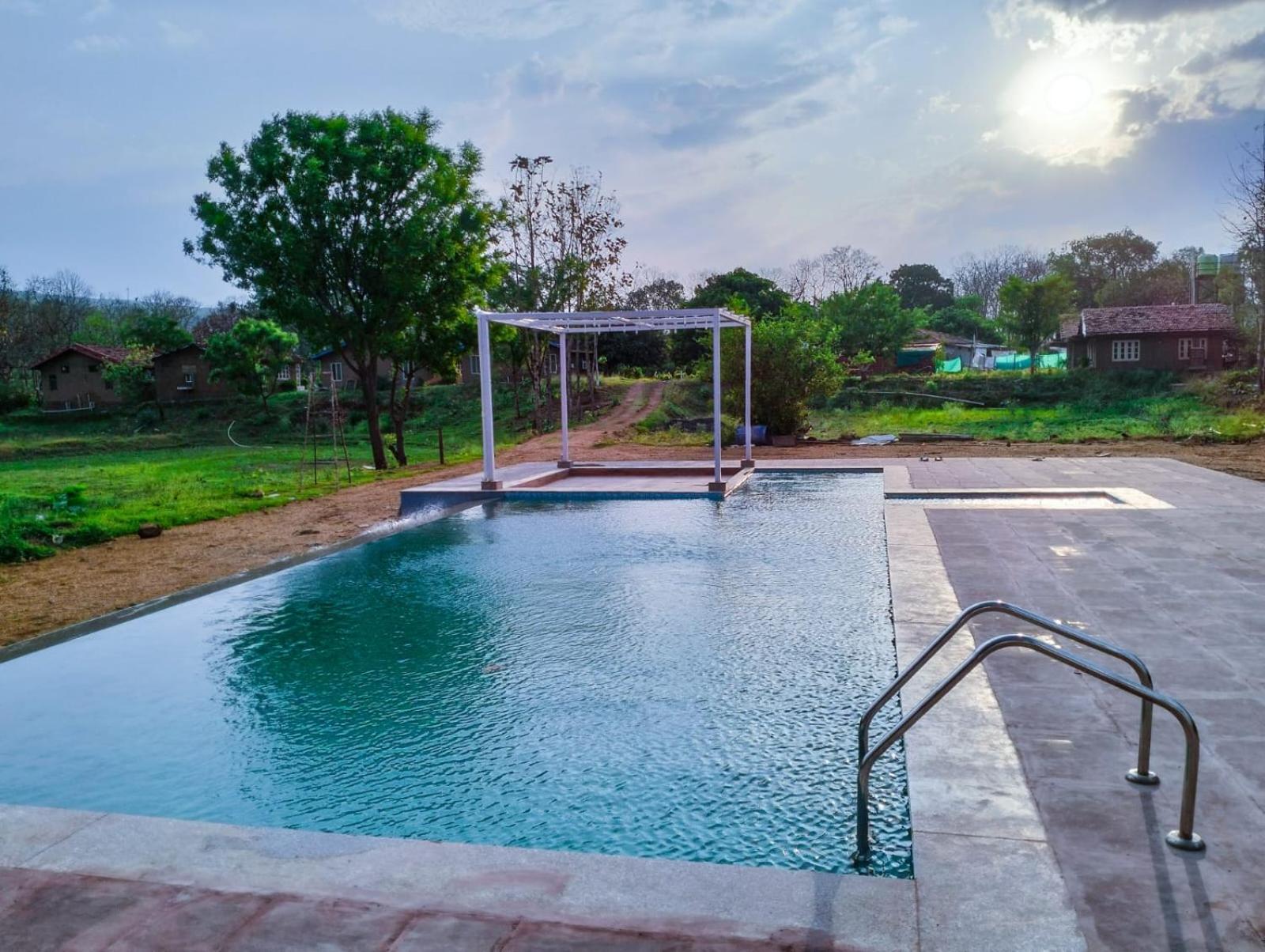 Pachmarhi Foothill Cottages by Vanyum view 3