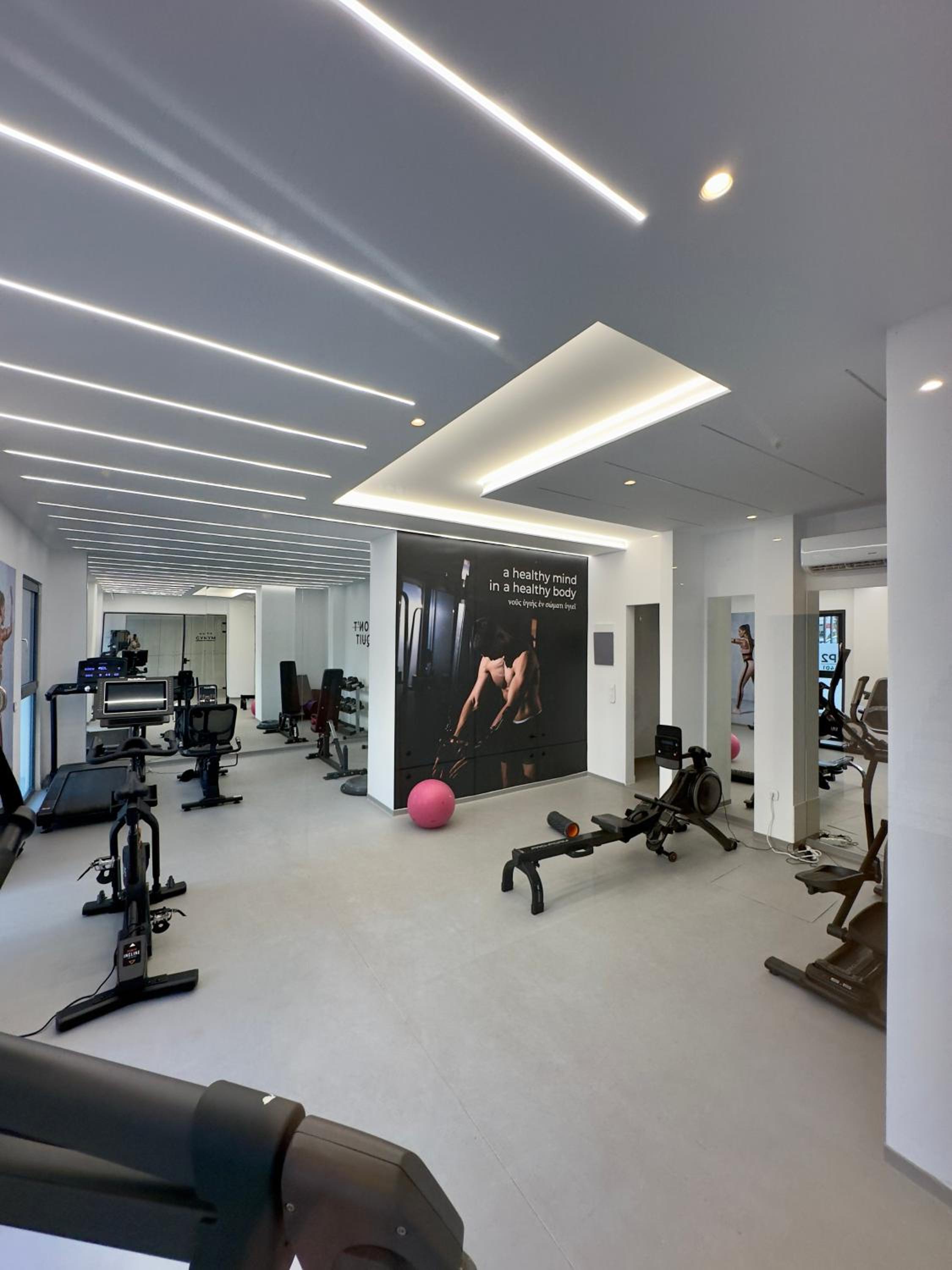 Astris Home - Lux Stay with Pool & Gym by TT photo 2