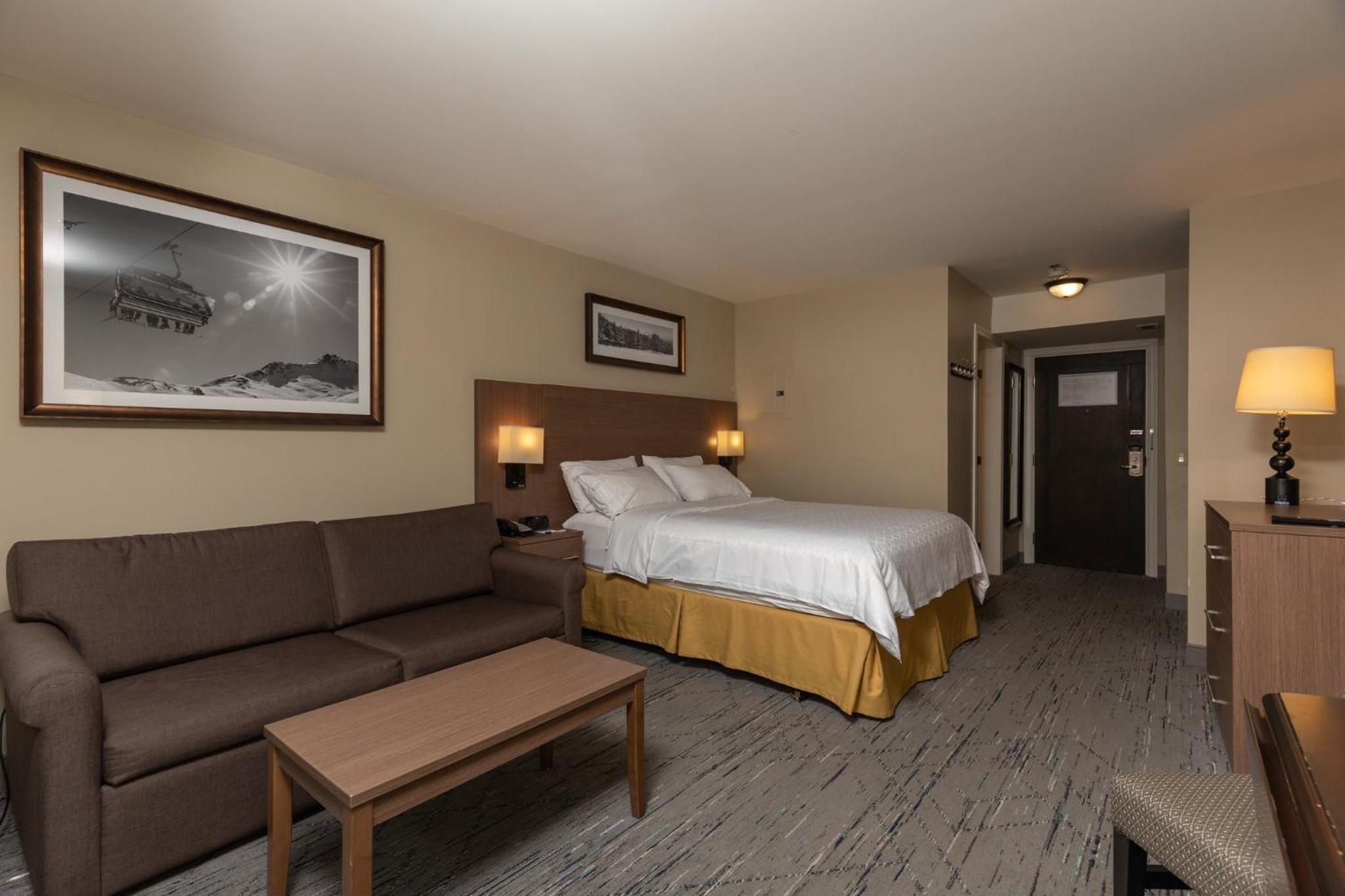 Holiday Inn Express & Suites Tremblant by IHG