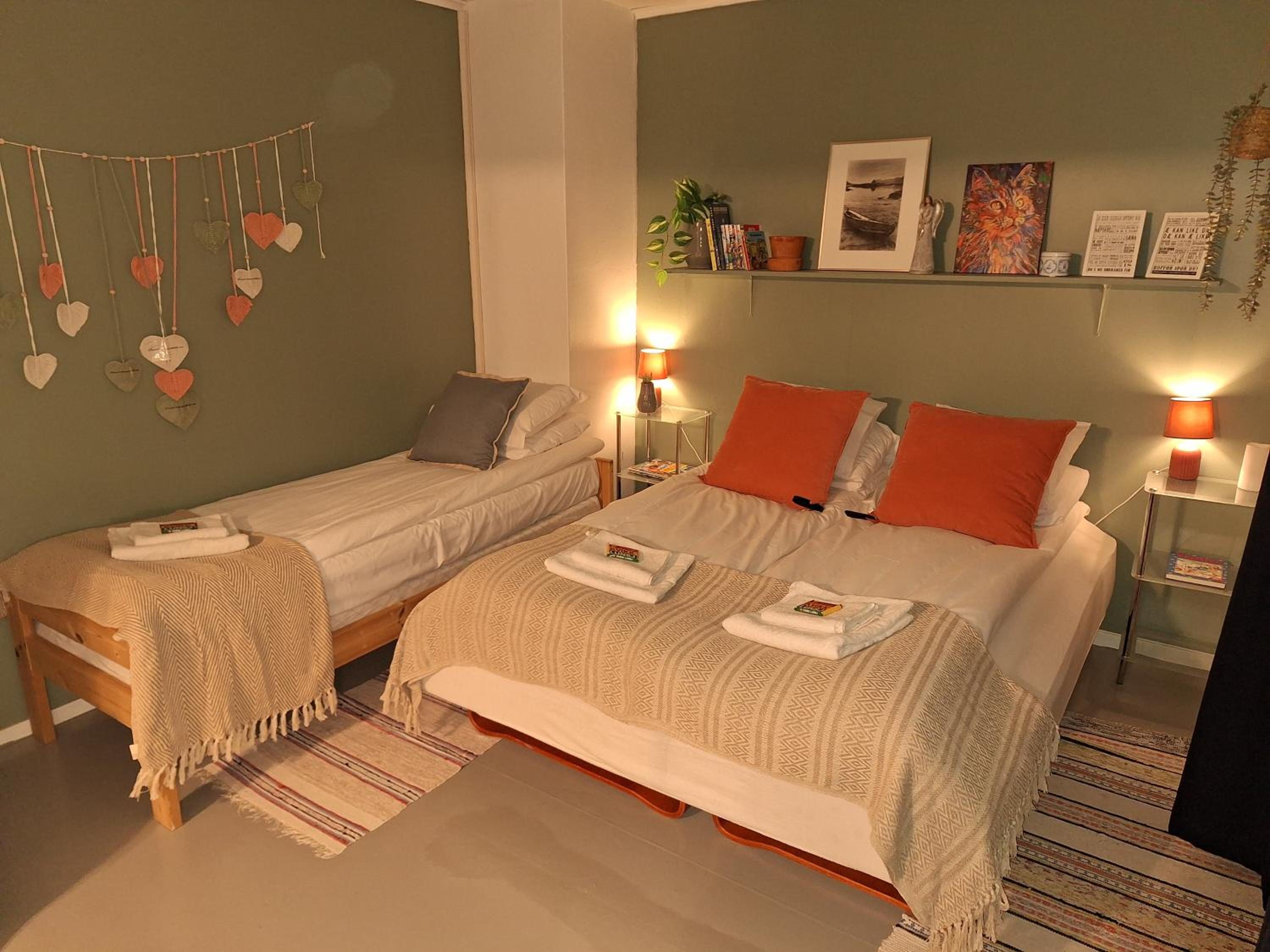 Peaceful farmroom with free sauna, wifi, parking and northern light view 4