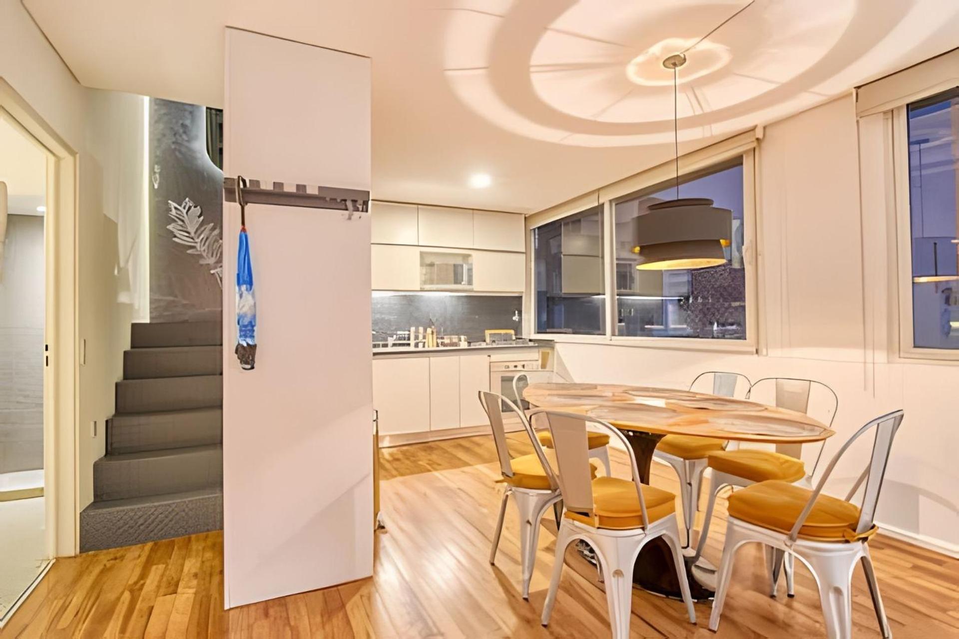 Moderno Penthouse con Terraza y Parrilla Privada