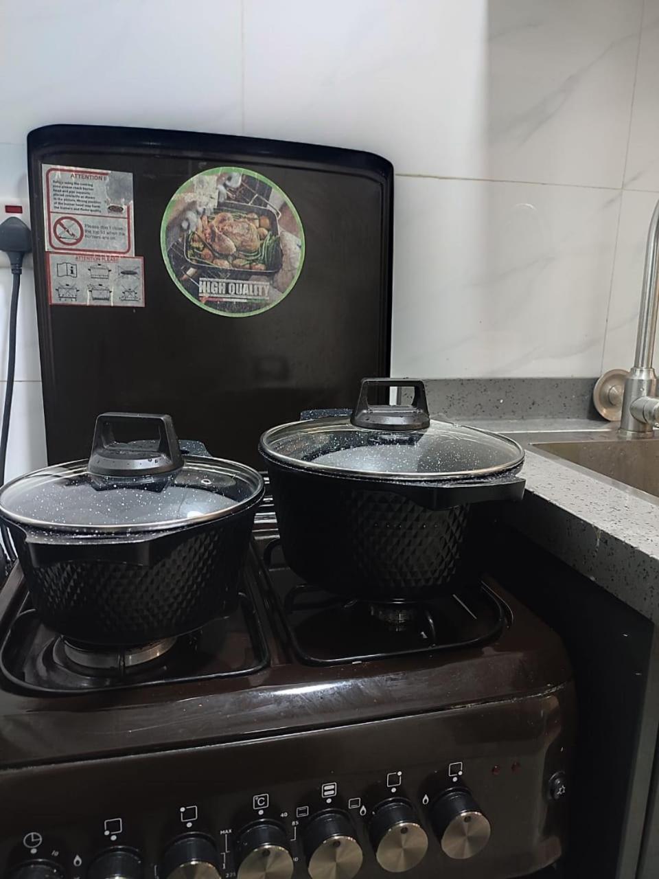 Super Studio Kileleshwa with GYM,balcony & Netflix view 3