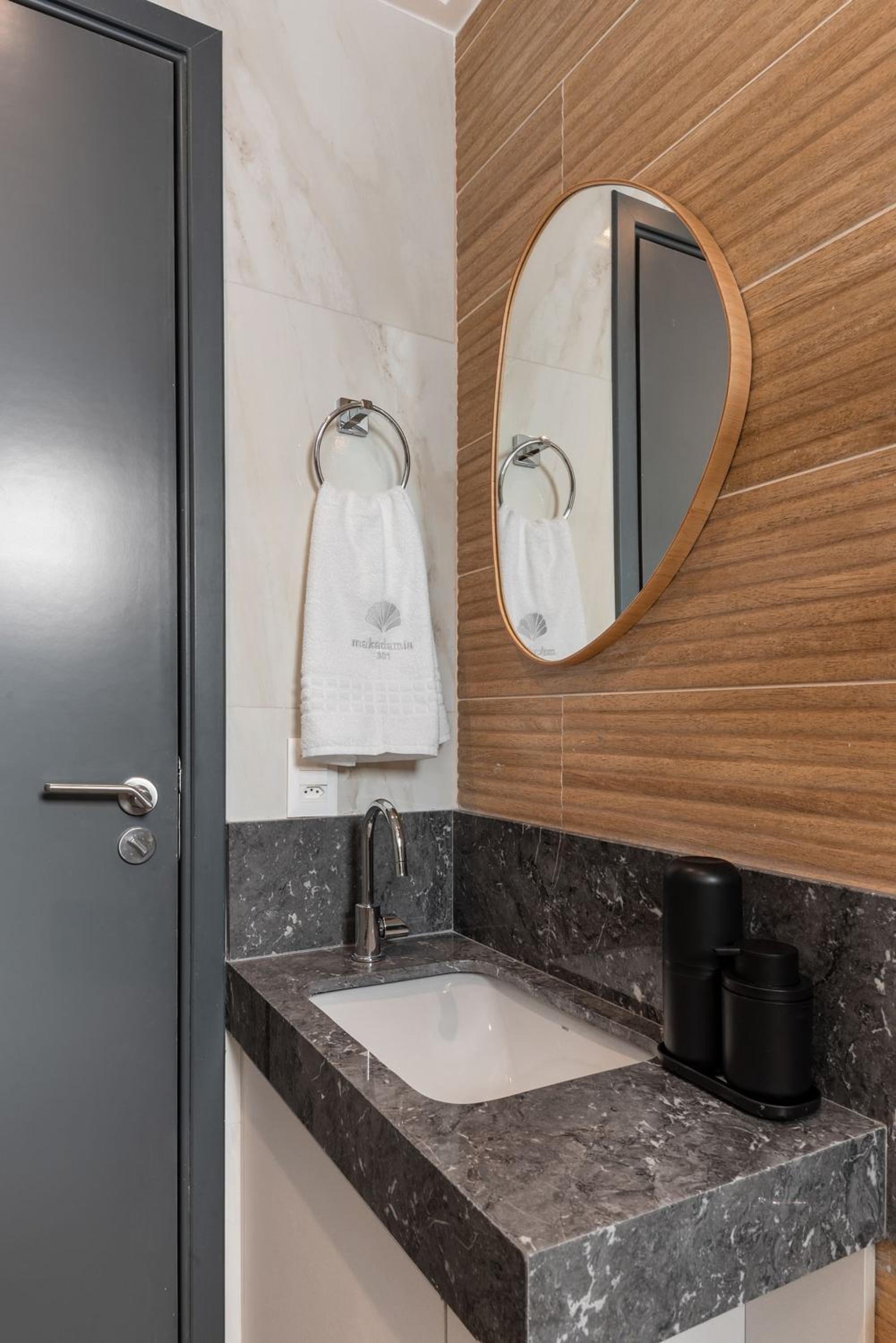 Beachfront flat at Porto de Galinhas beach, close to the natural pools.