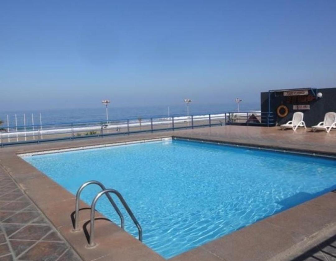 Departamento frente a playa brava