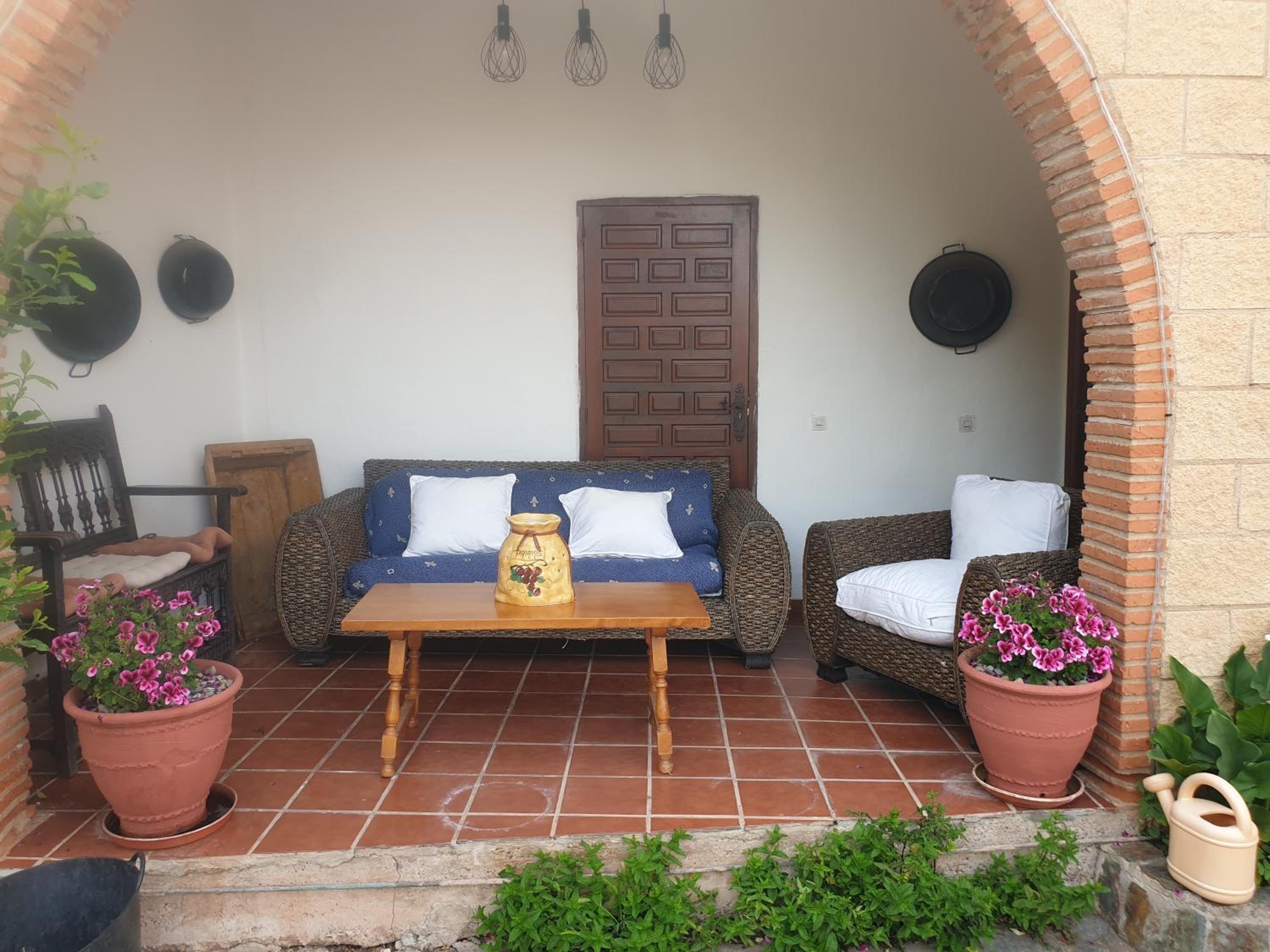 CASA TURÍSTICA Villa Carmen, CON AMPLIO JARDIN QUE INCLUYE BARBACOA, 2 PORCHES, PARKING PRIVADO Y PISCINA view 4