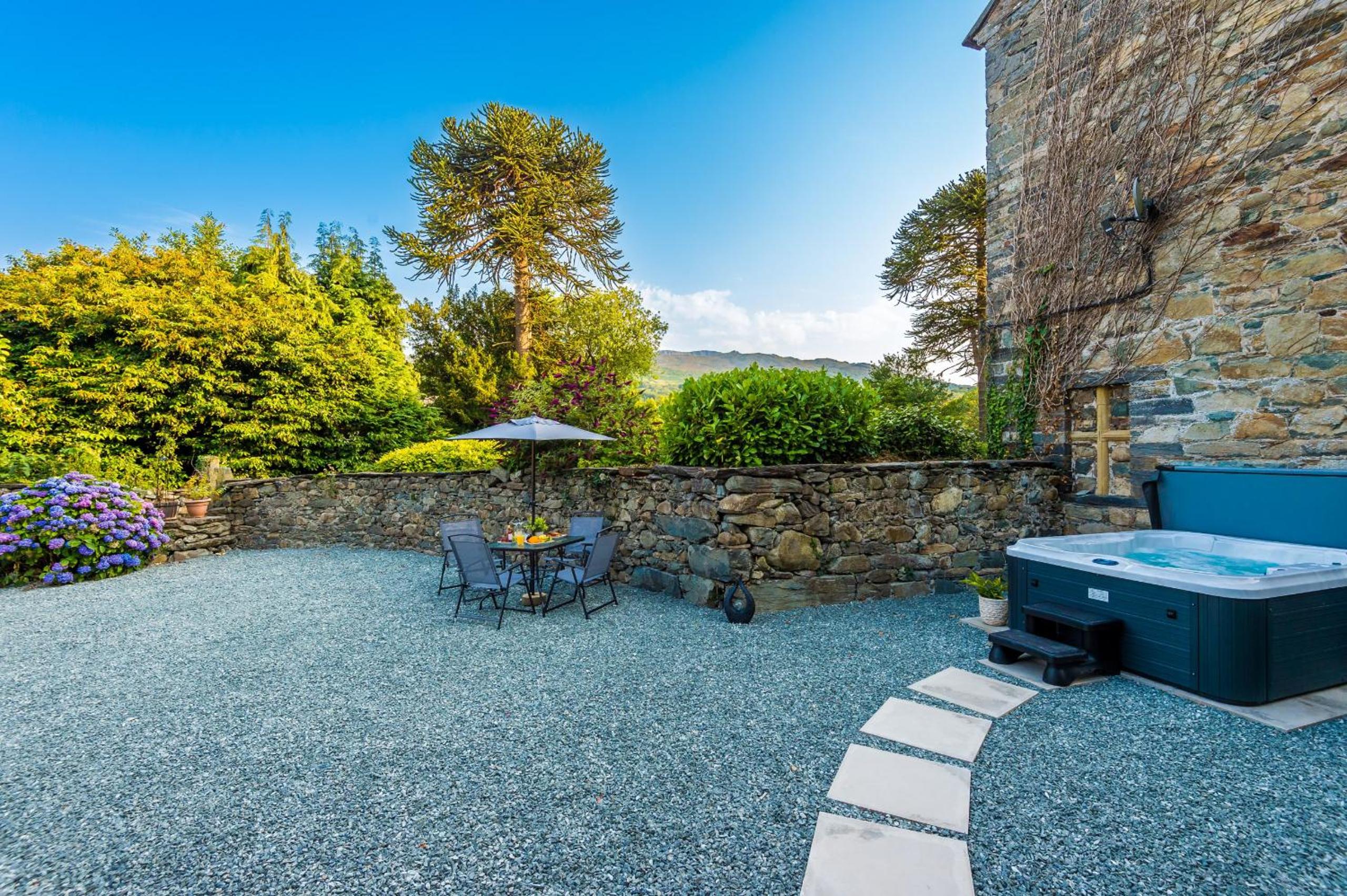 Dolgellau Holiday Let - Cader Cottage view 2