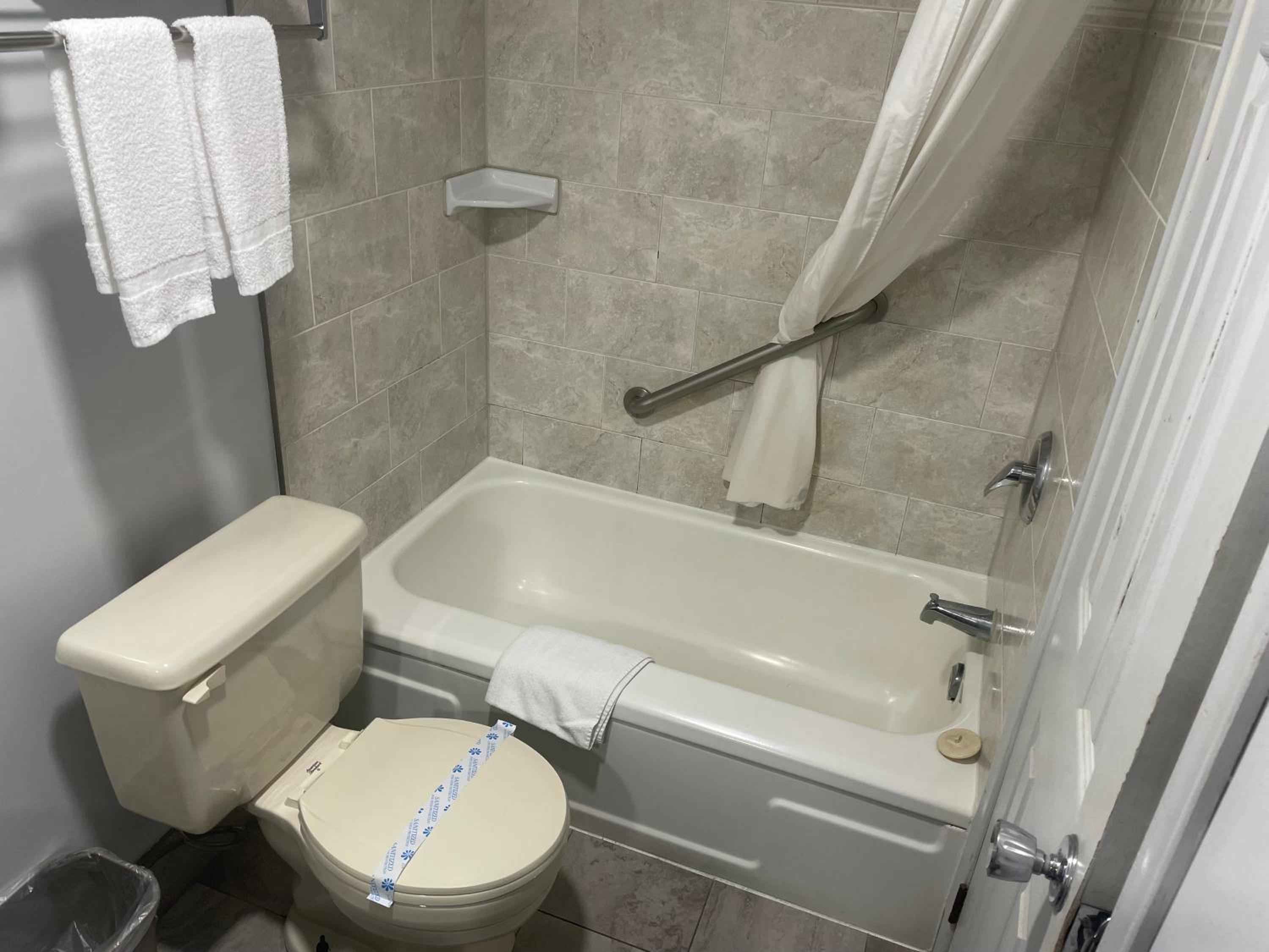 Bancroft Inn & Suites