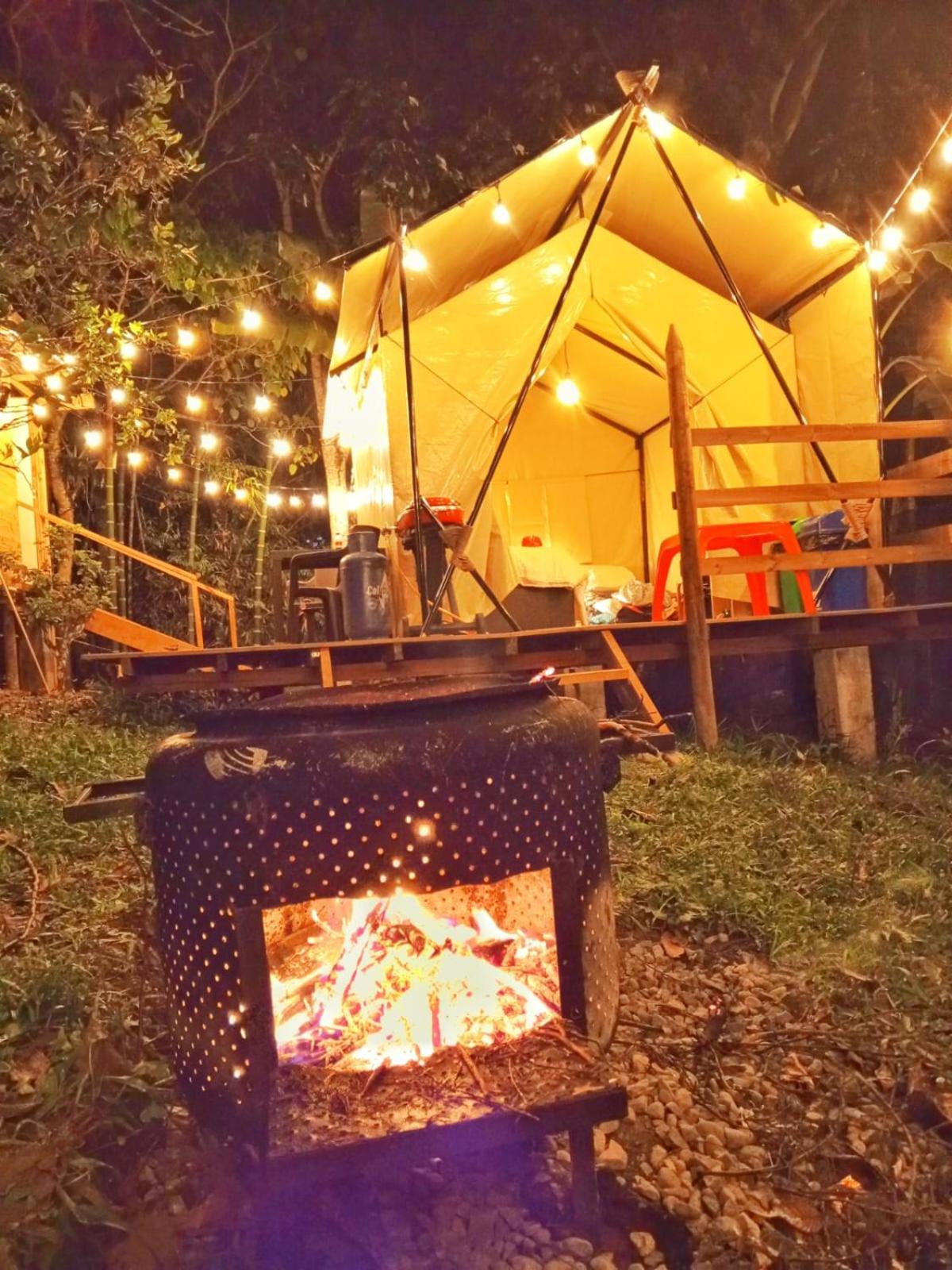 Cabaña & glamping para grupos de 4 a 6 personas, cerca al parque y con avistamiento de aves