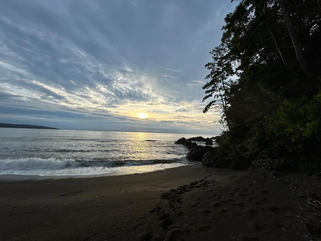 Pacific Breeze Lodge