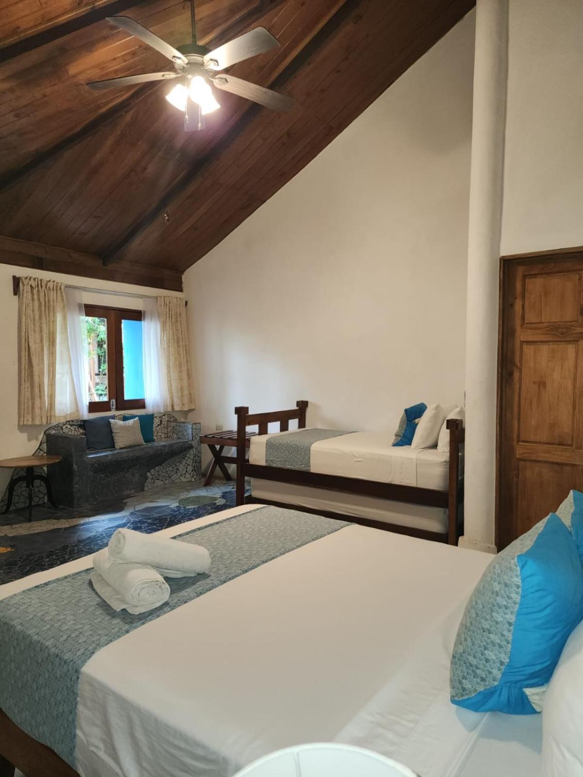 Hospedaje Casa THIREMA Tortuguero