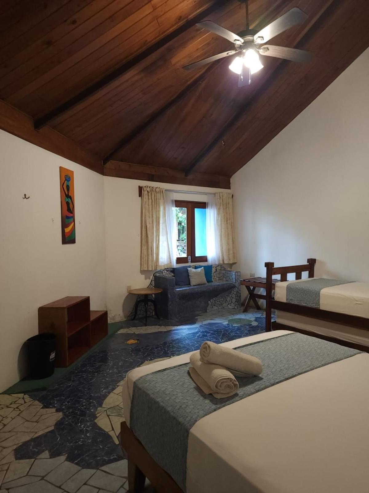 Hospedaje Casa THIREMA Tortuguero