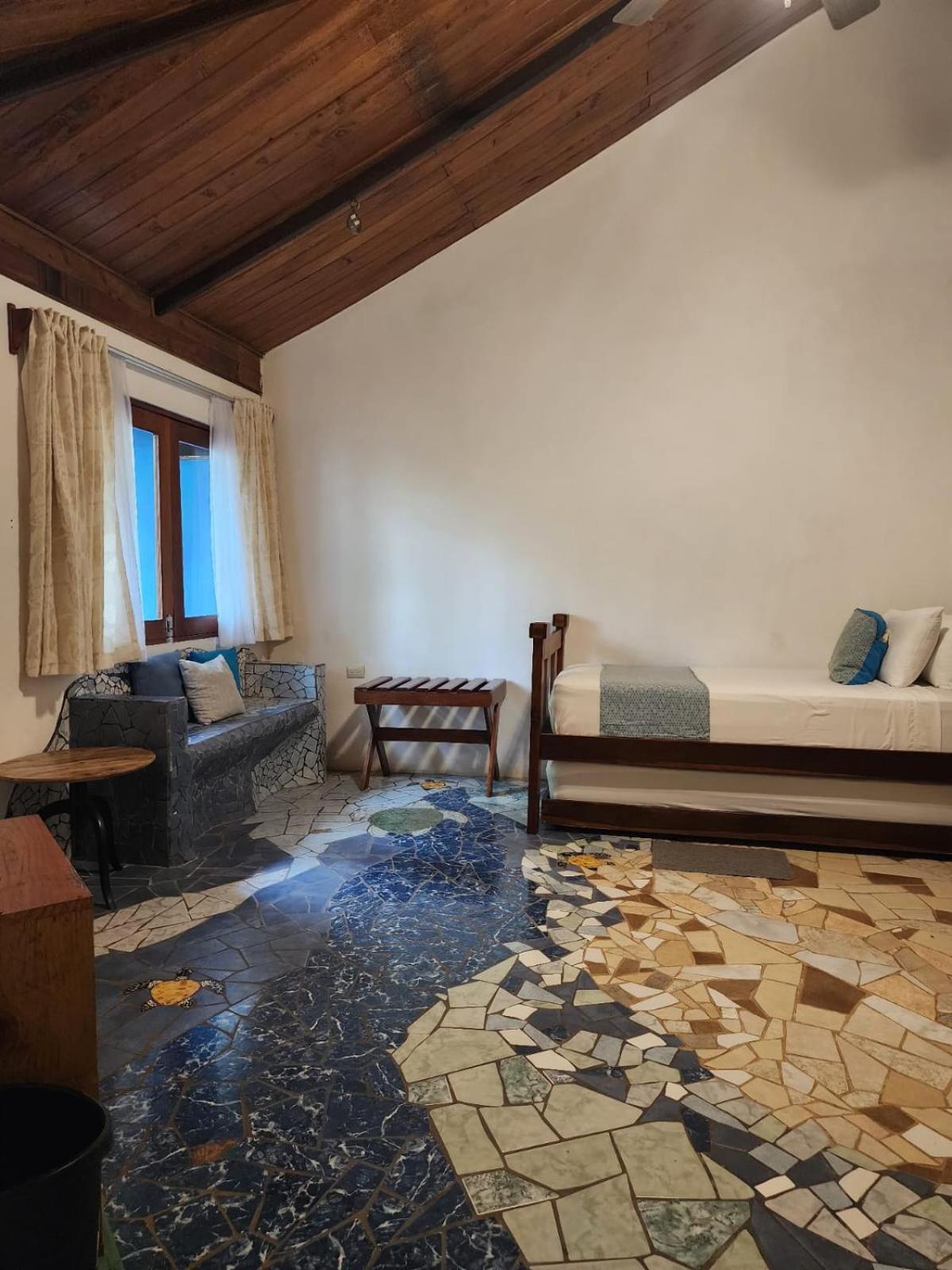 Hospedaje Casa THIREMA Tortuguero