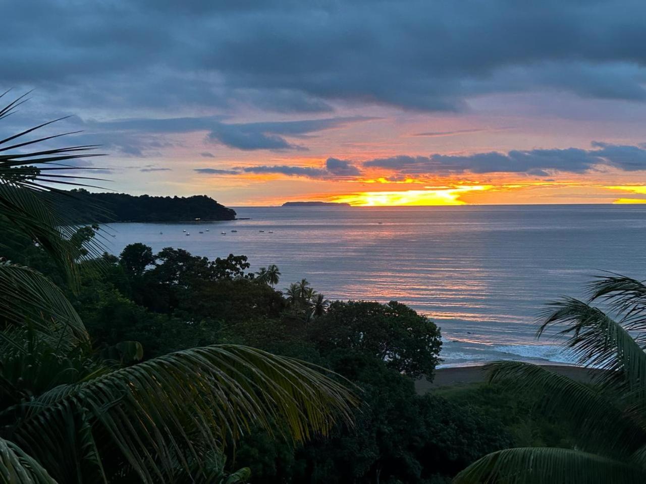 Pacific Breeze Lodge