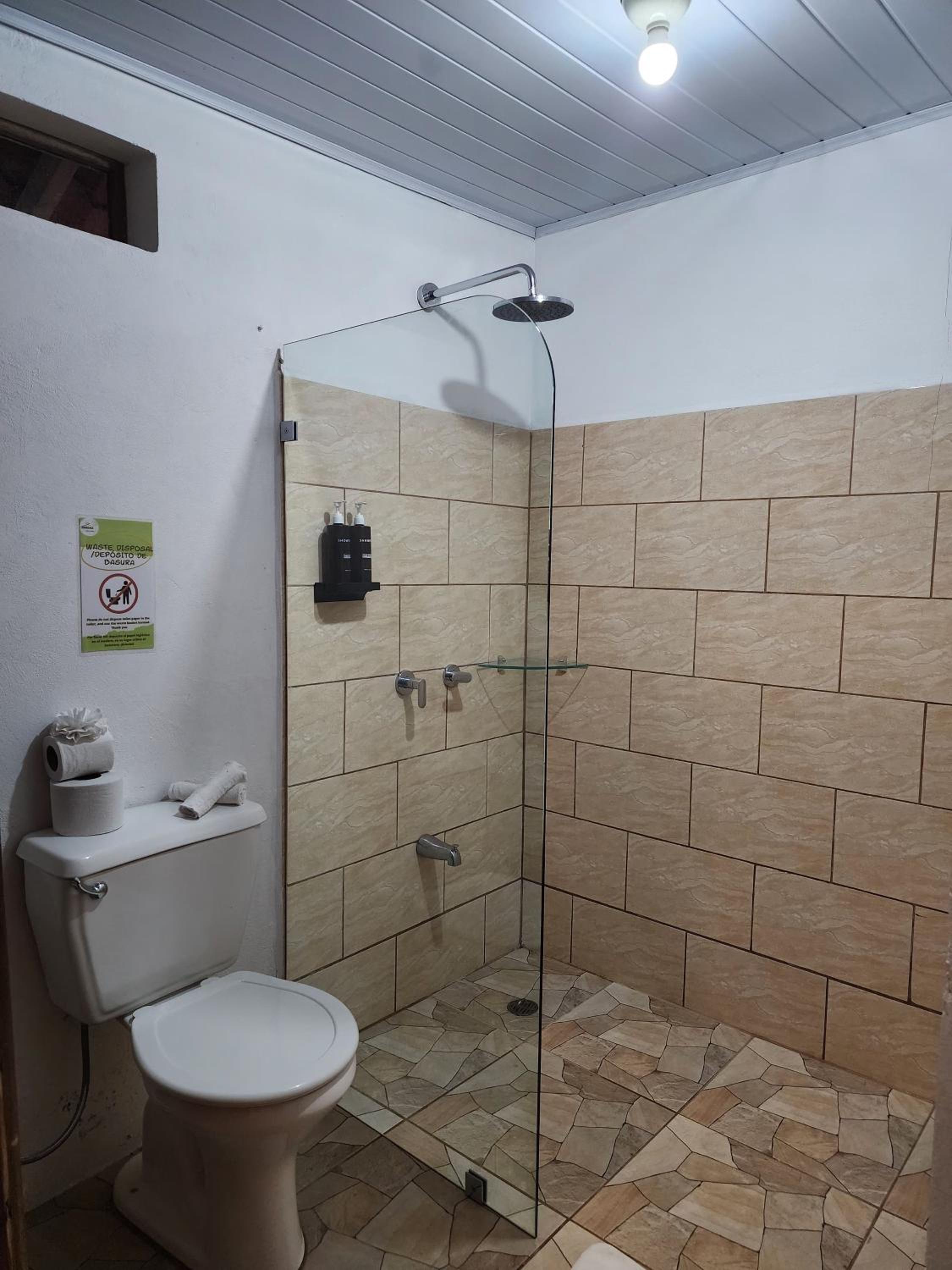 Hospedaje Casa THIREMA Tortuguero