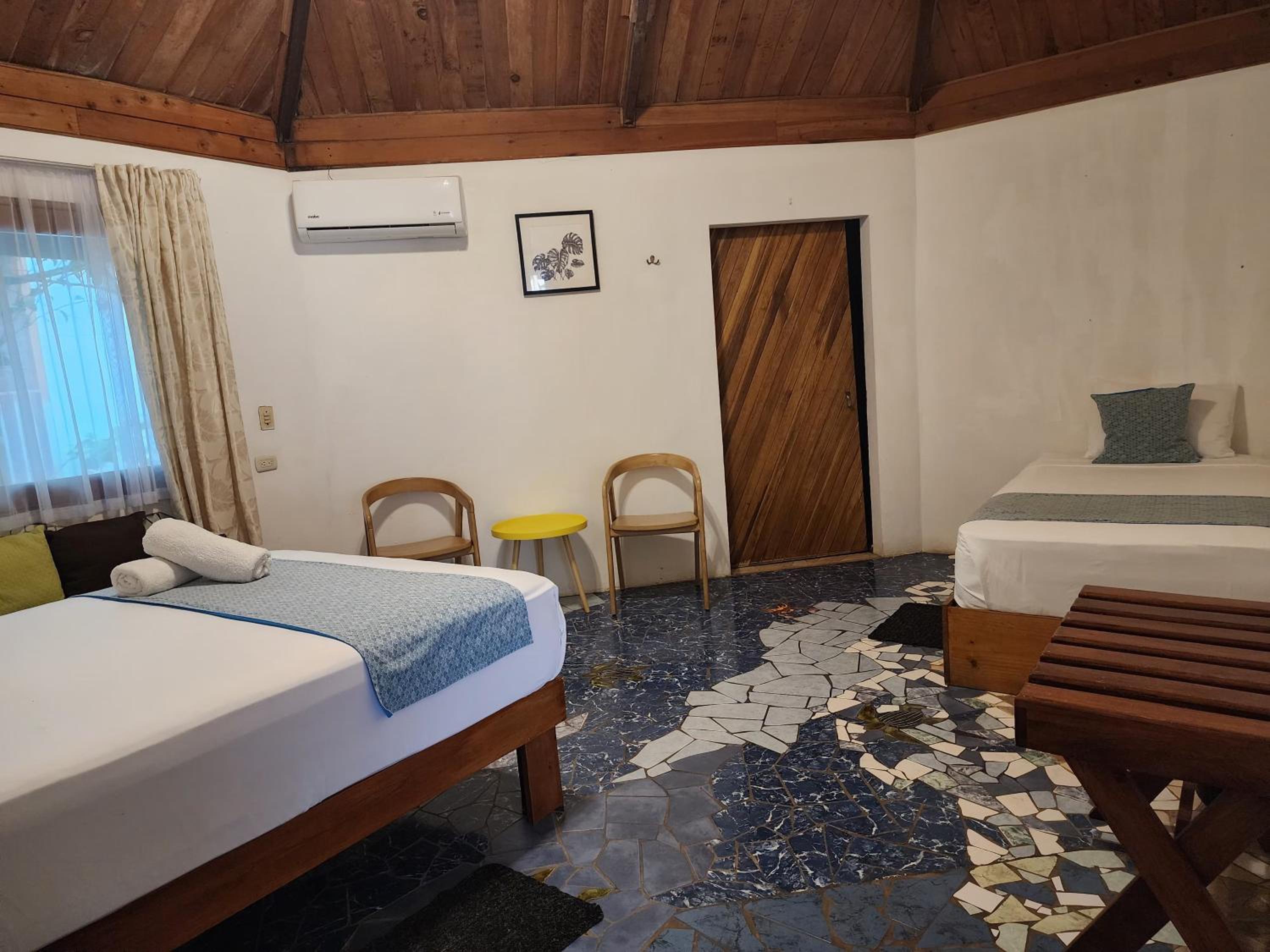 Hospedaje Casa THIREMA Tortuguero