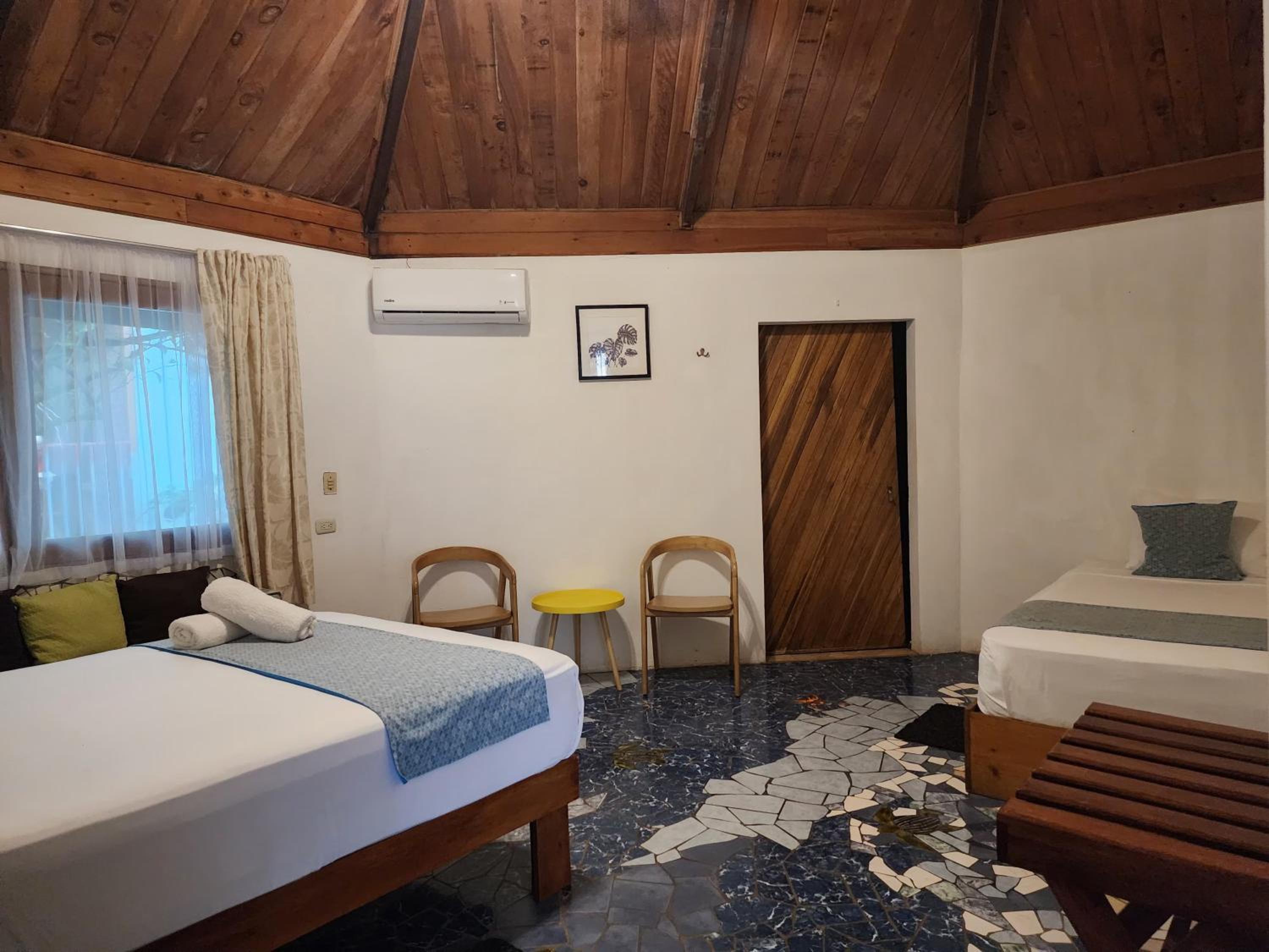 Hospedaje Casa THIREMA Tortuguero