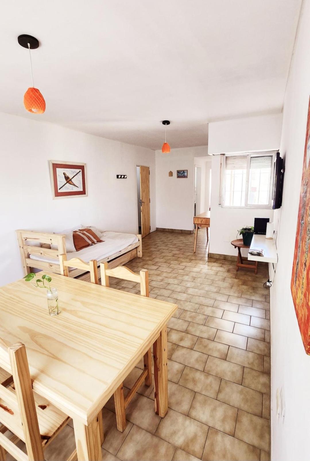 PISO UNO Depto SUPER GRANDE con Living Comedor y Dormitorio PET FRIENDLY No aceptamos huéspedes de Bahía