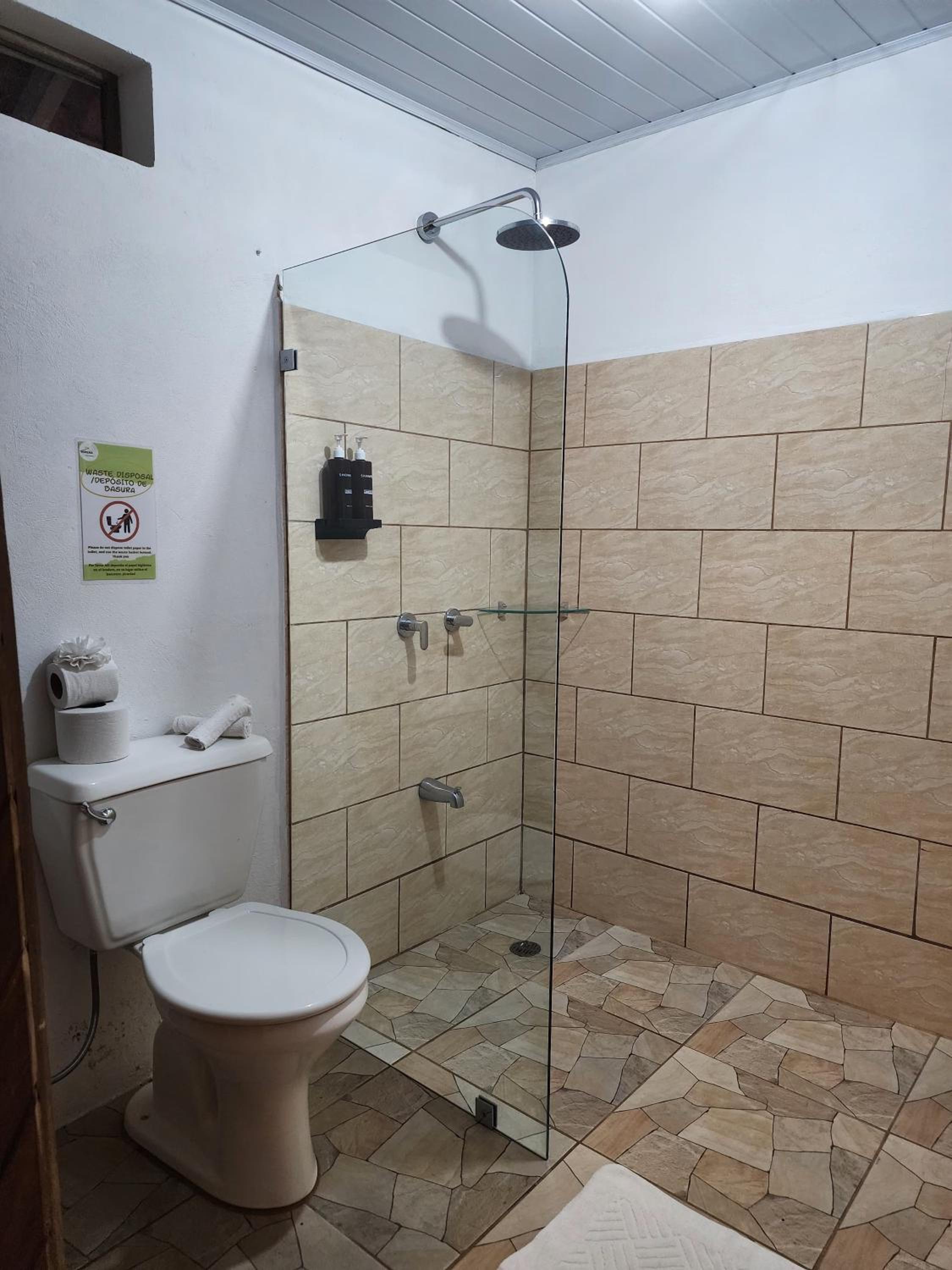 Hospedaje Casa THIREMA Tortuguero