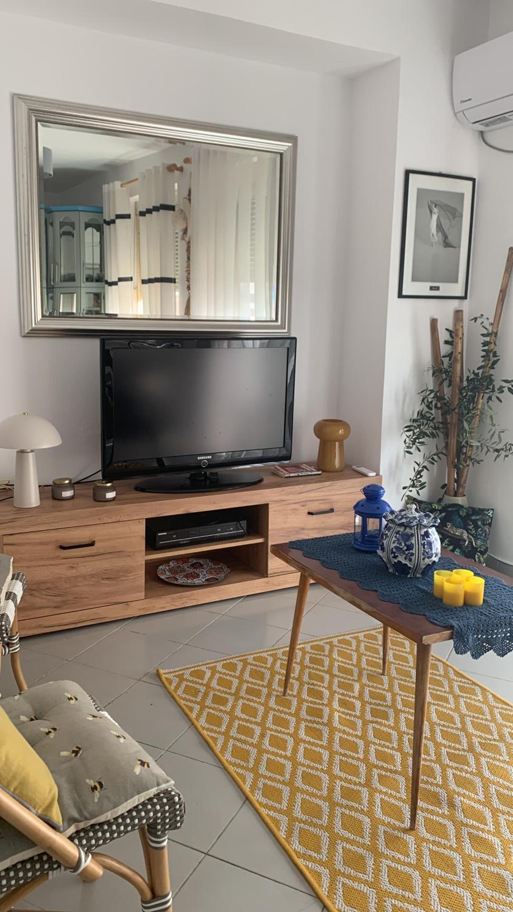 Cozy Anna Apartment ,Near the Sea, Central Location ,Rruga Pavaresia