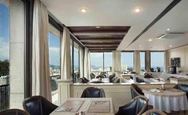 Lindos apts de 2 quartos no Tiffanys em Ipanema!
