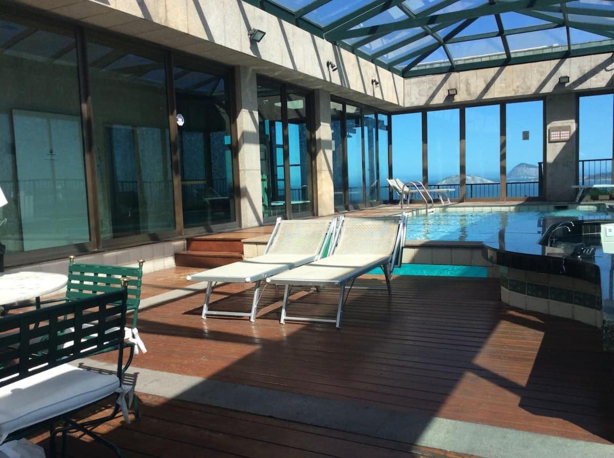 Lindos apts de 2 quartos no Tiffanys em Ipanema!