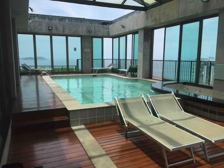 Lindos apts de 2 quartos no Tiffanys em Ipanema!