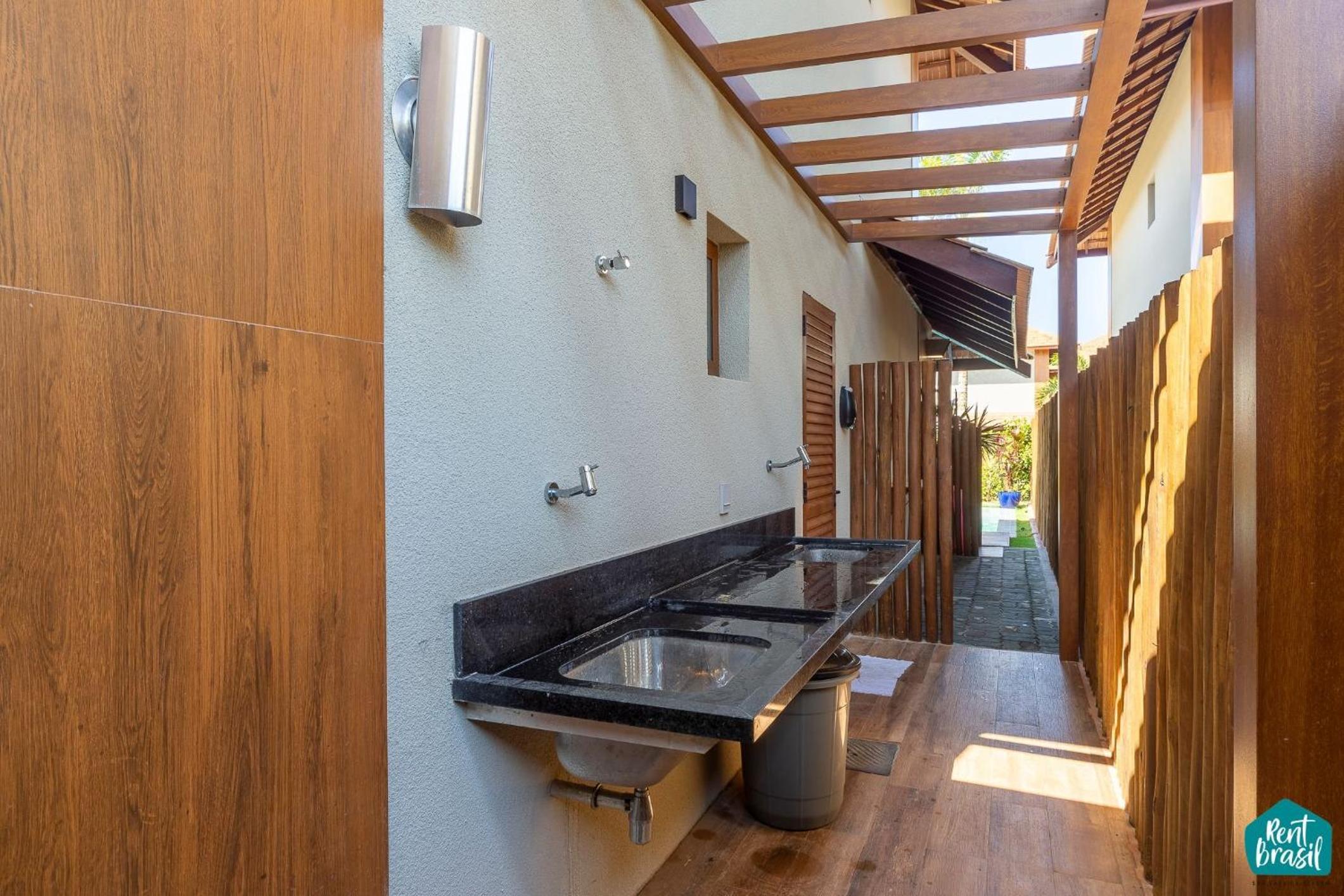 Beautiful Bungalow with Pool in Itacimirim