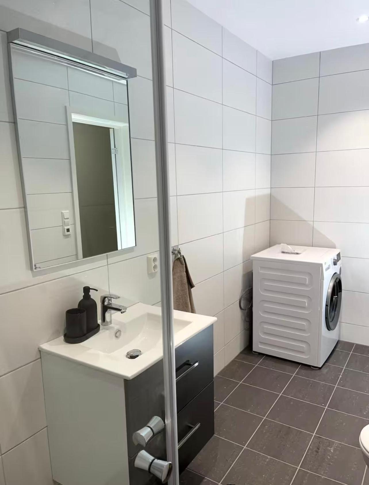 NEW Duplex Apartment Near the city with Free Private Parking view 3