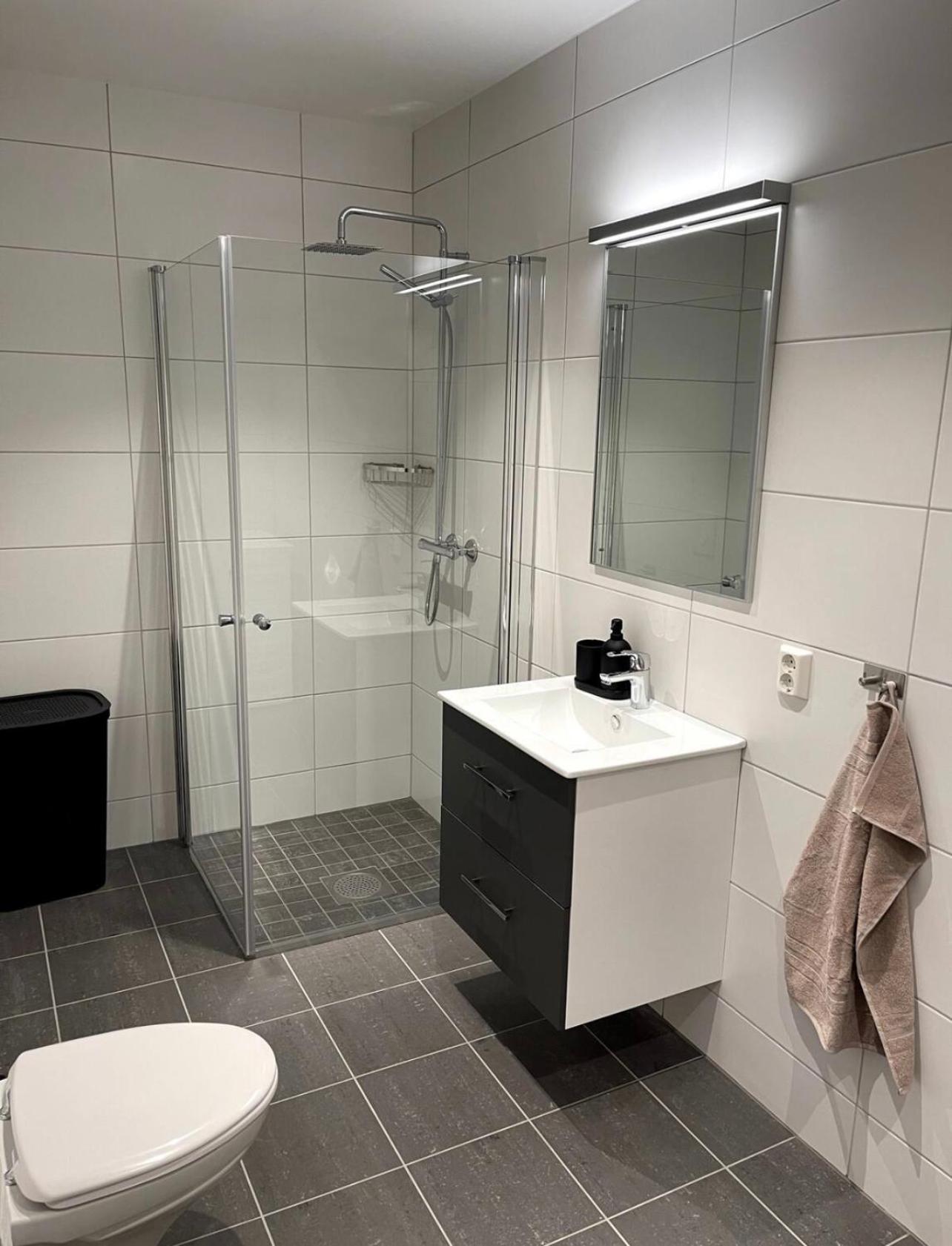 NEW Duplex Apartment Near the city with Free Private Parking view 4
