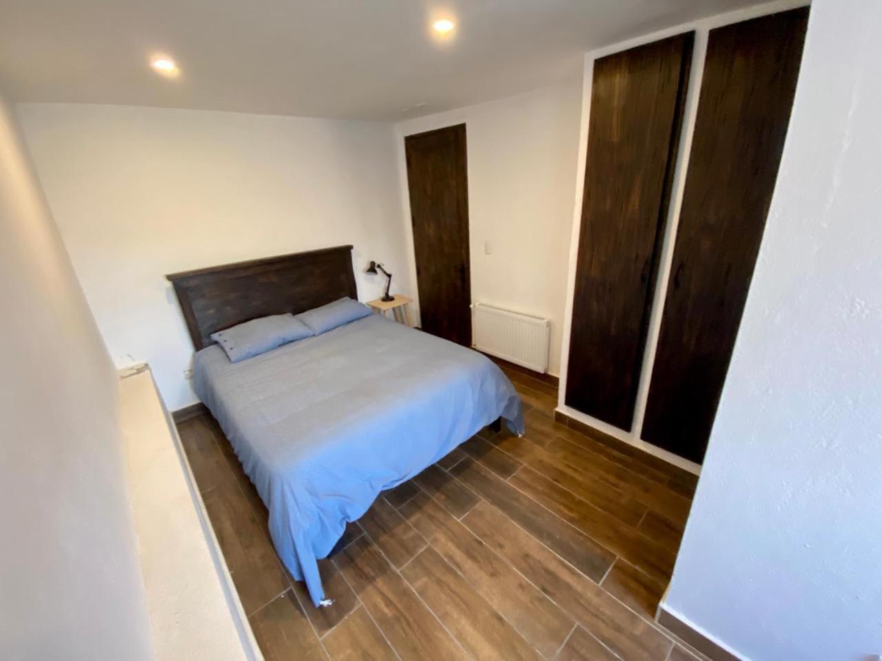 Casa de 9 habitaciones con baño independiente