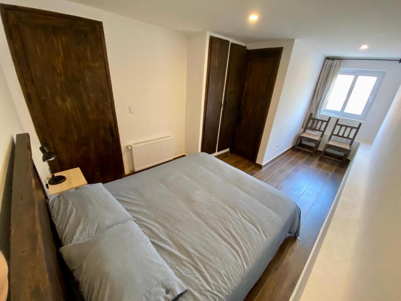 Casa de 9 habitaciones con baño independiente