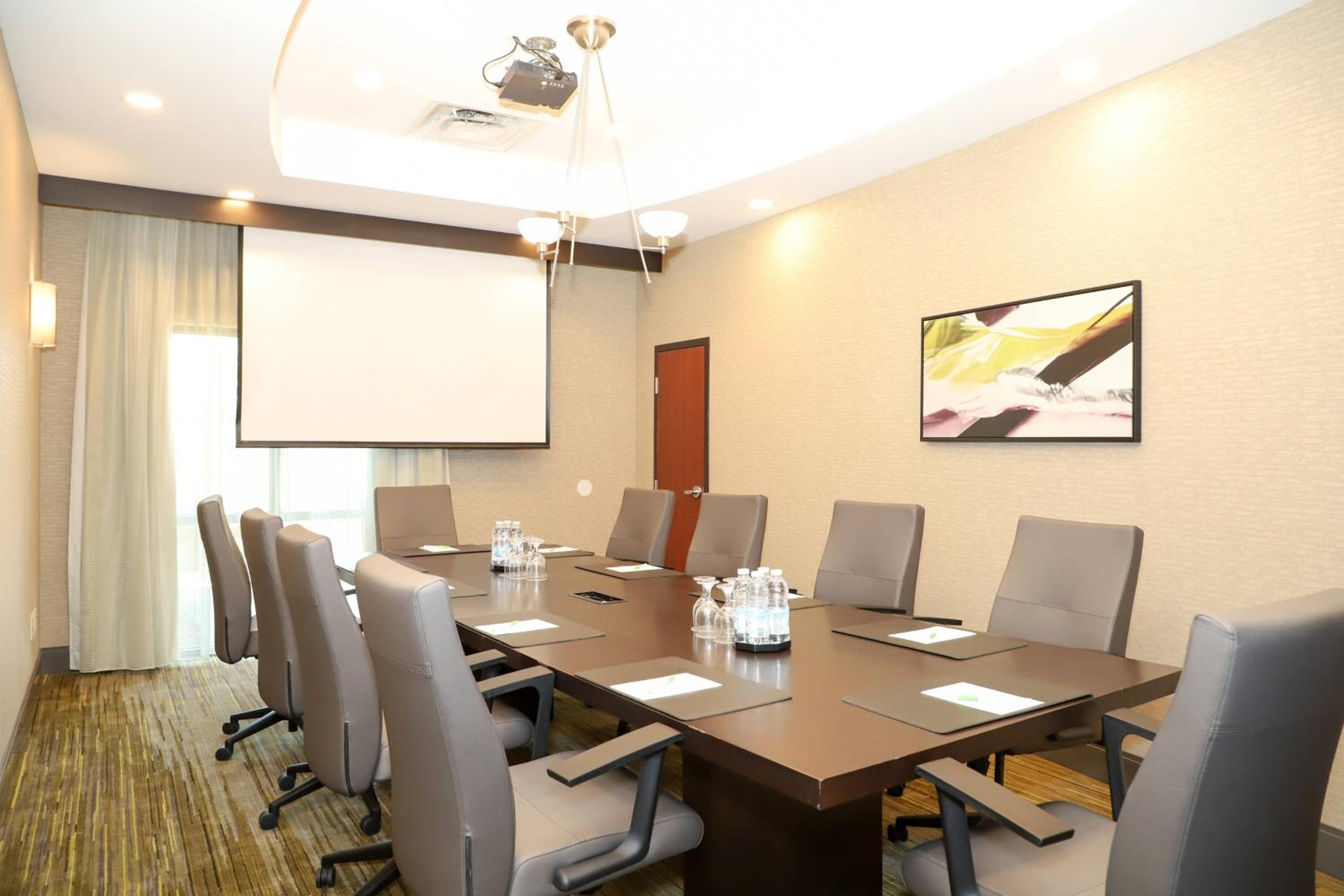 Courtyard by Marriott Toronto Brampton - Property Image 4