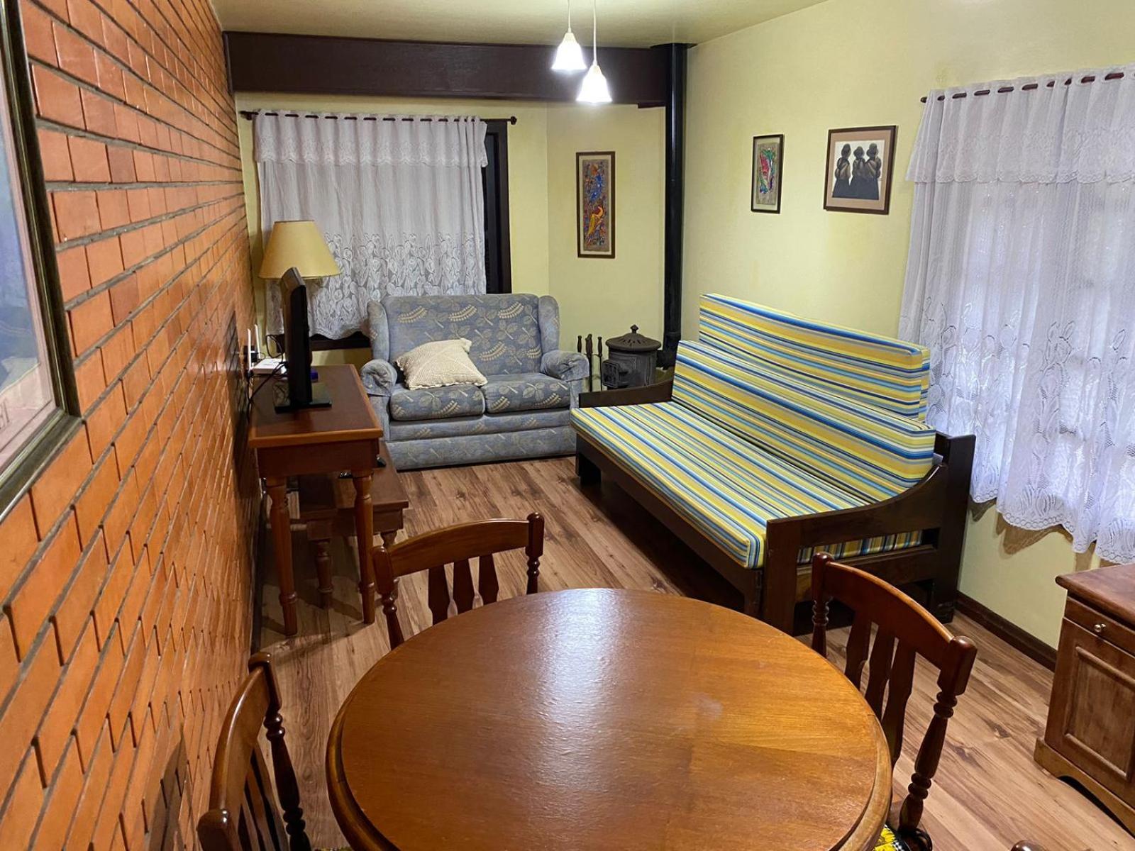 Sobrado do Lago Gramado - Localizado em um Bairro Nobre e arborizado