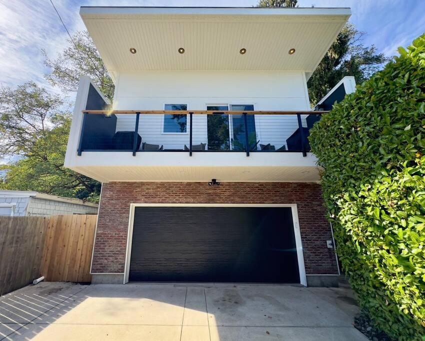 Albany Vacations - The Loft - Property Image 1