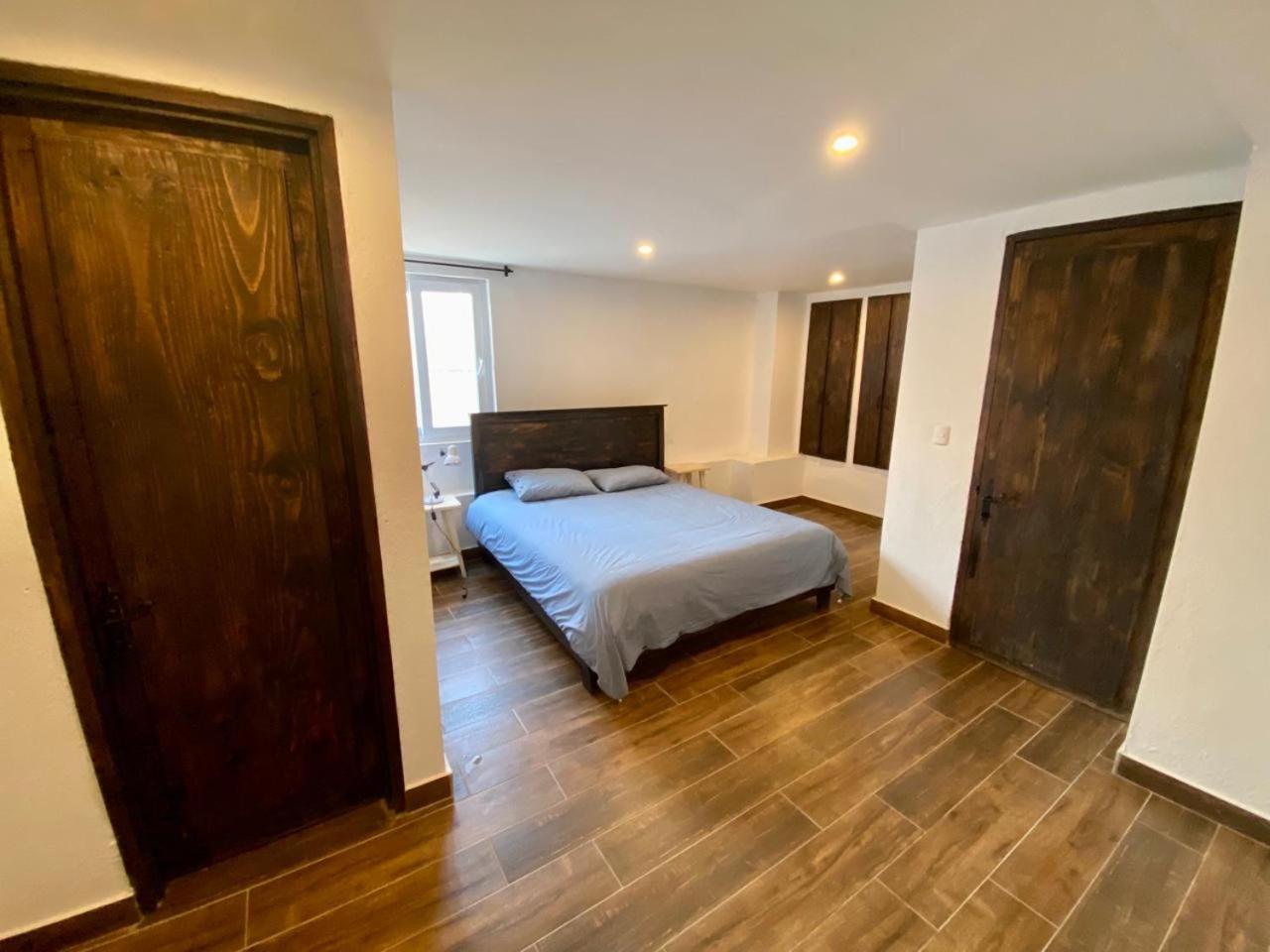 Casa de 9 habitaciones con baño independiente