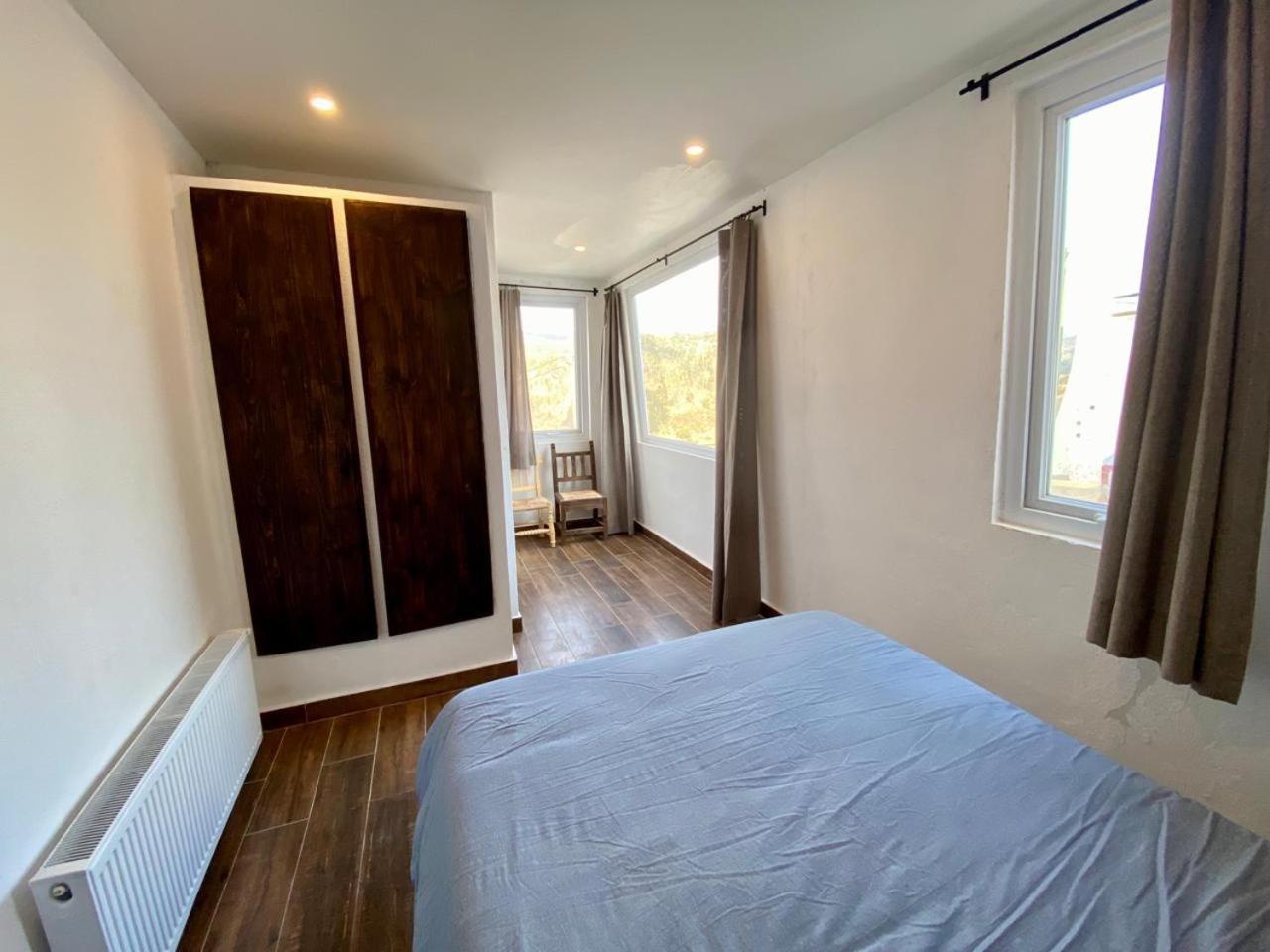 Casa de 9 habitaciones con baño independiente
