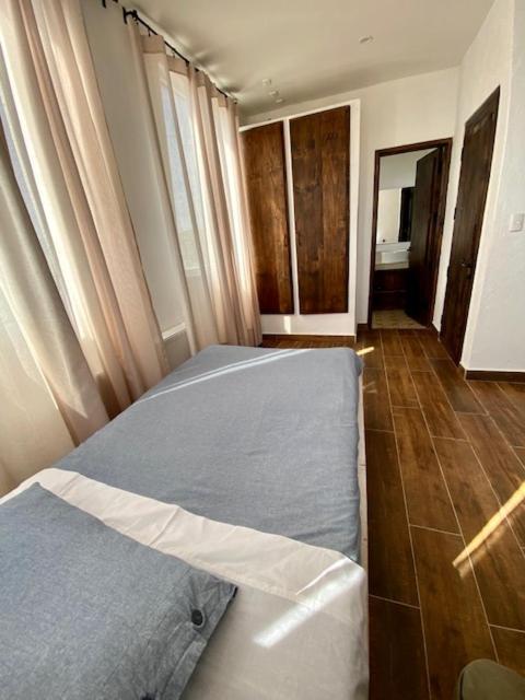 Casa de 9 habitaciones con baño independiente